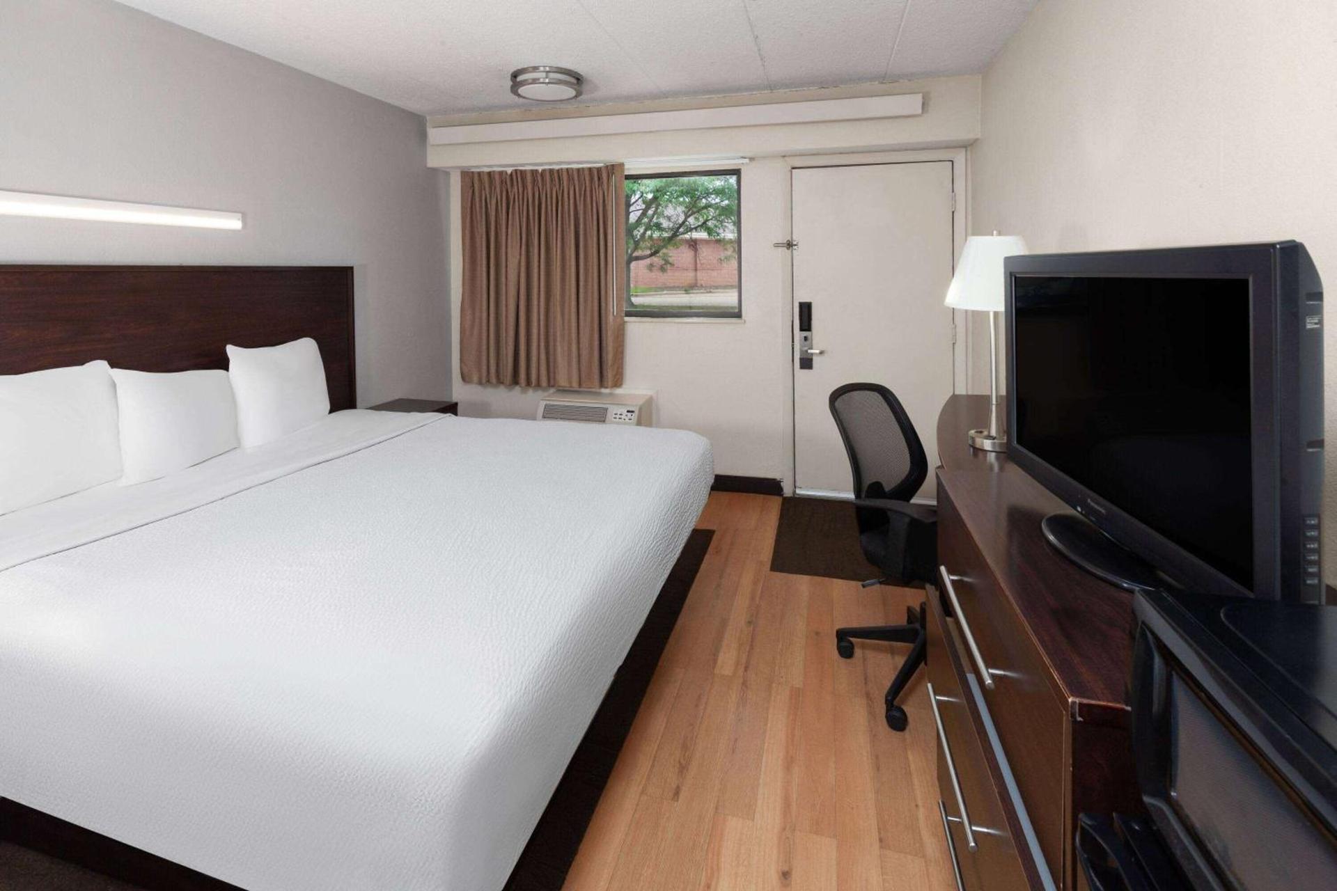 Travelodge by Wyndham Peoria photo 19