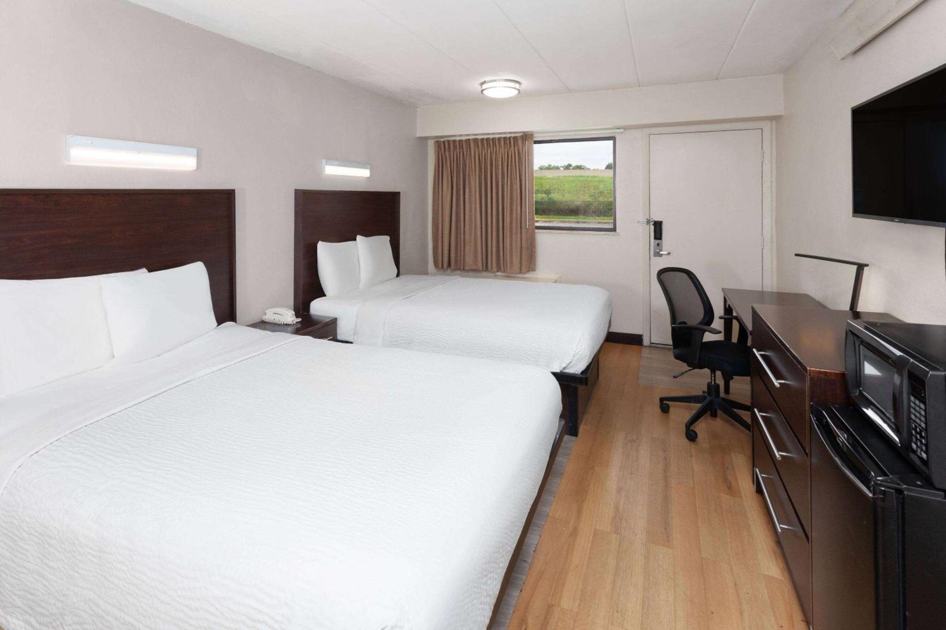 Travelodge by Wyndham Peoria photo 26