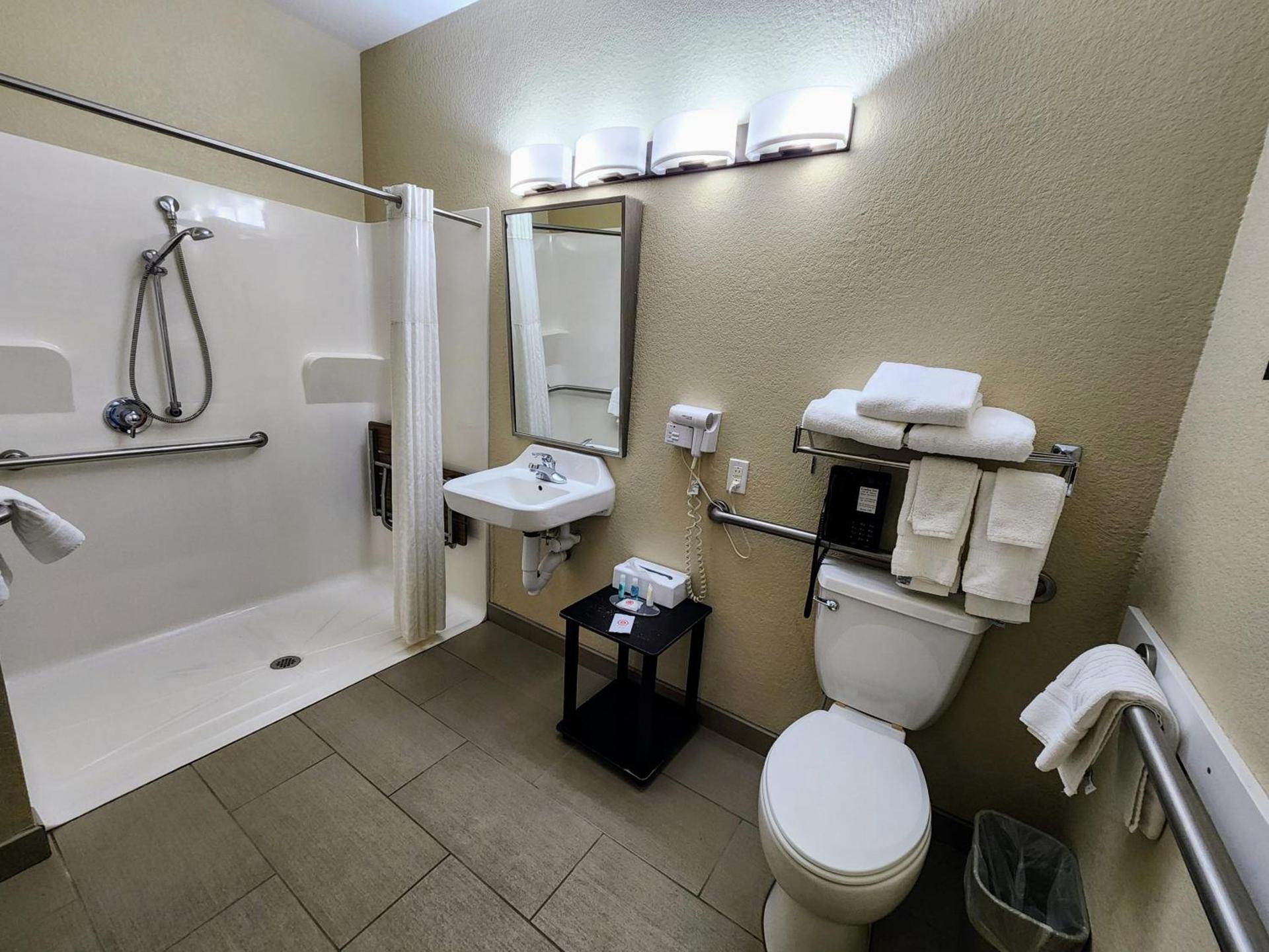Comfort Inn Bolivar photo 22