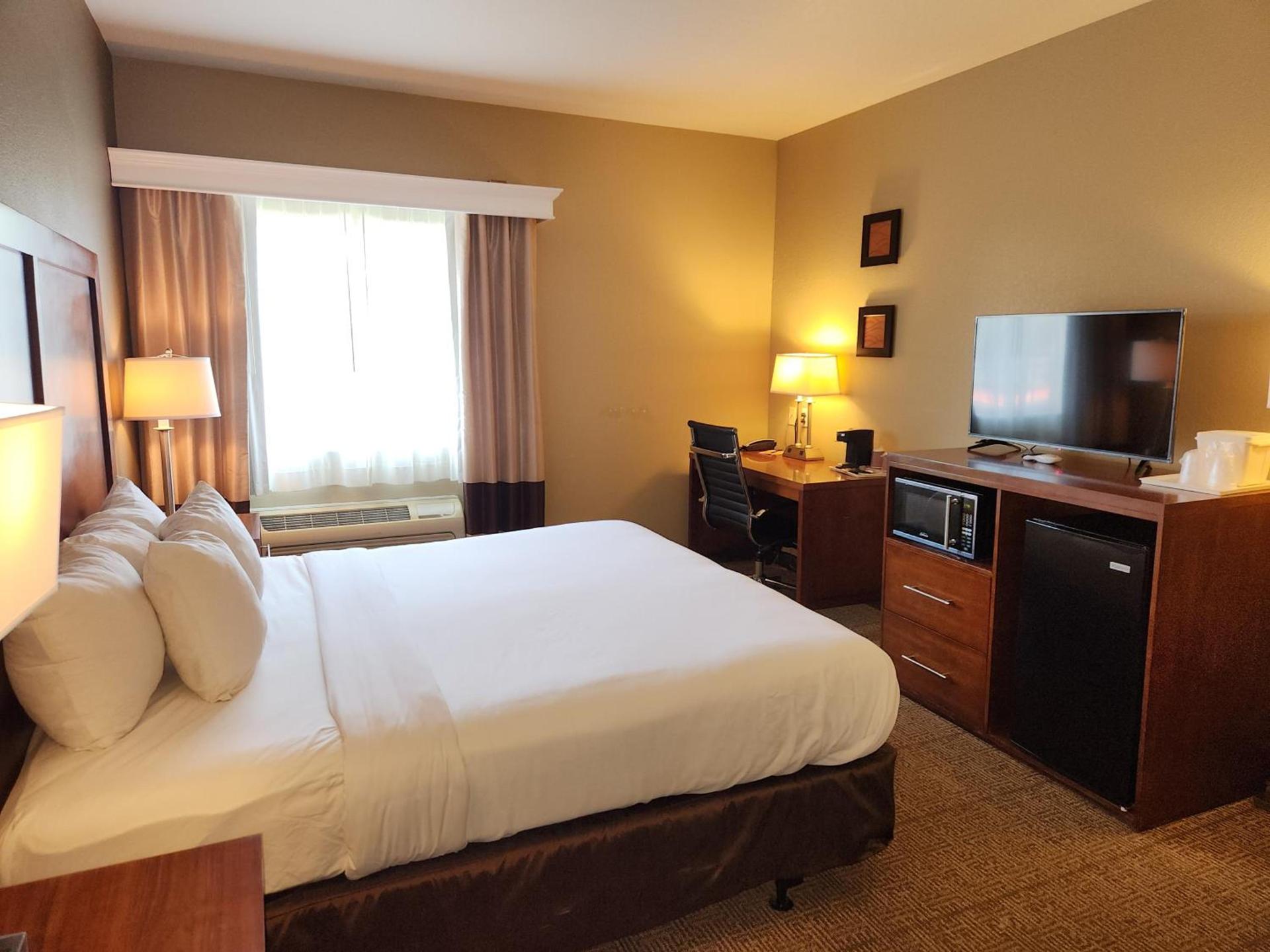 Comfort Inn Bolivar photo 24