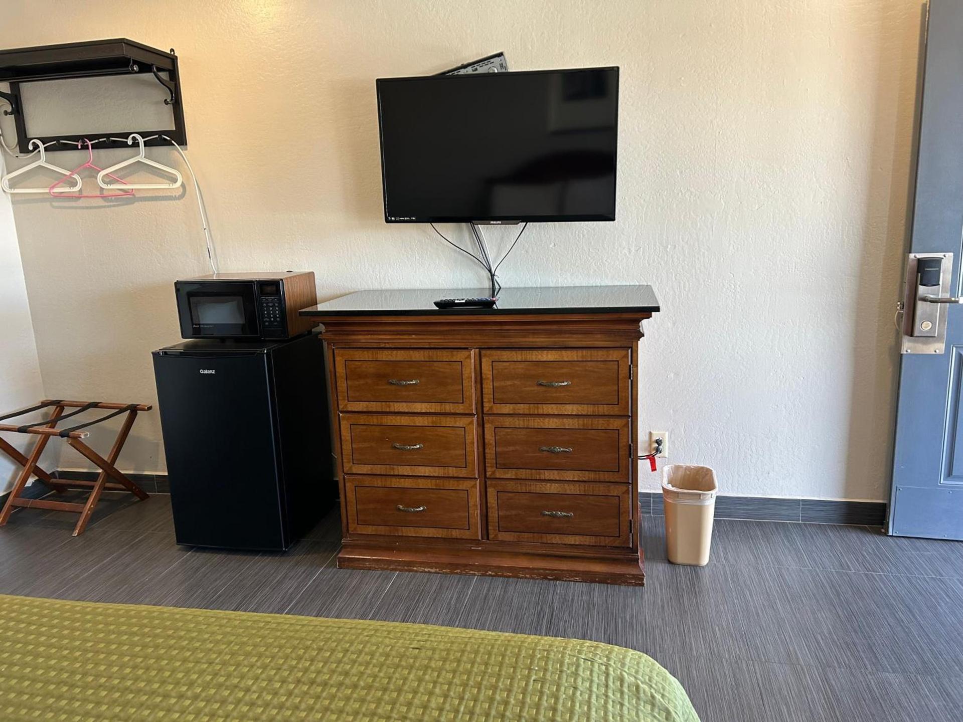 Dixon Motel photo 12