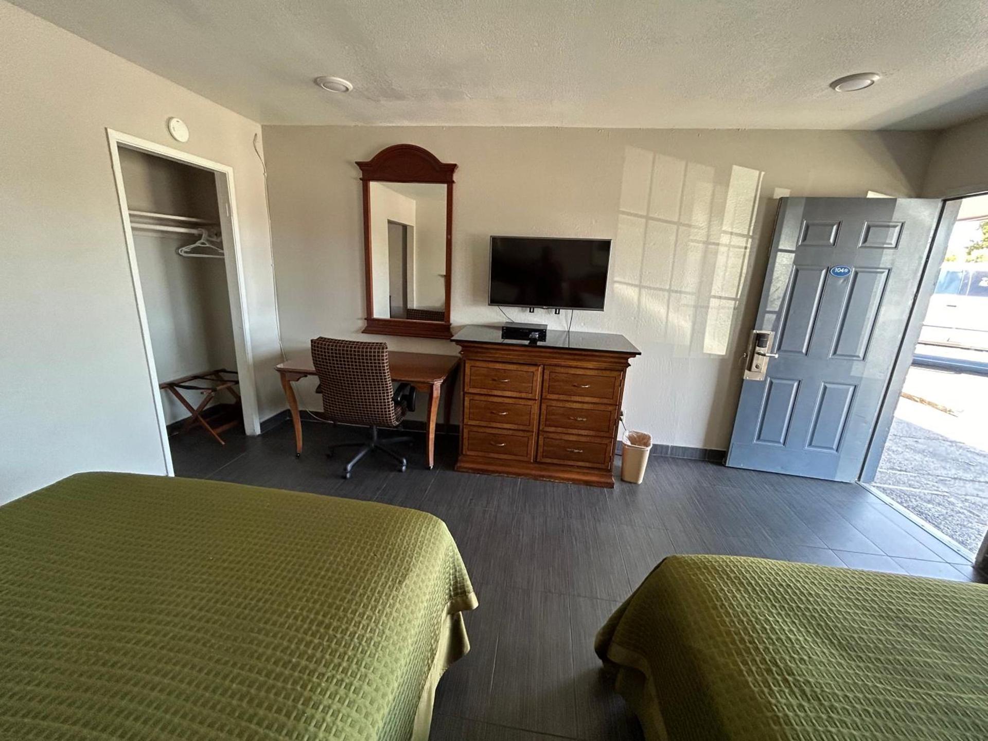 Dixon Motel photo 17