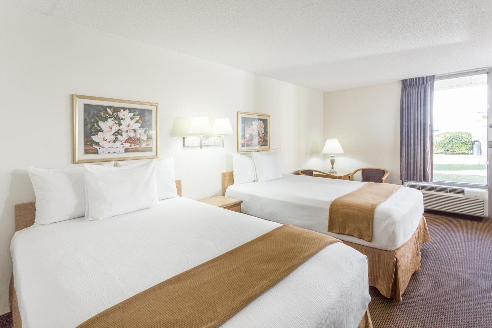 Days Inn by Wyndham Adel I-75 photo 19