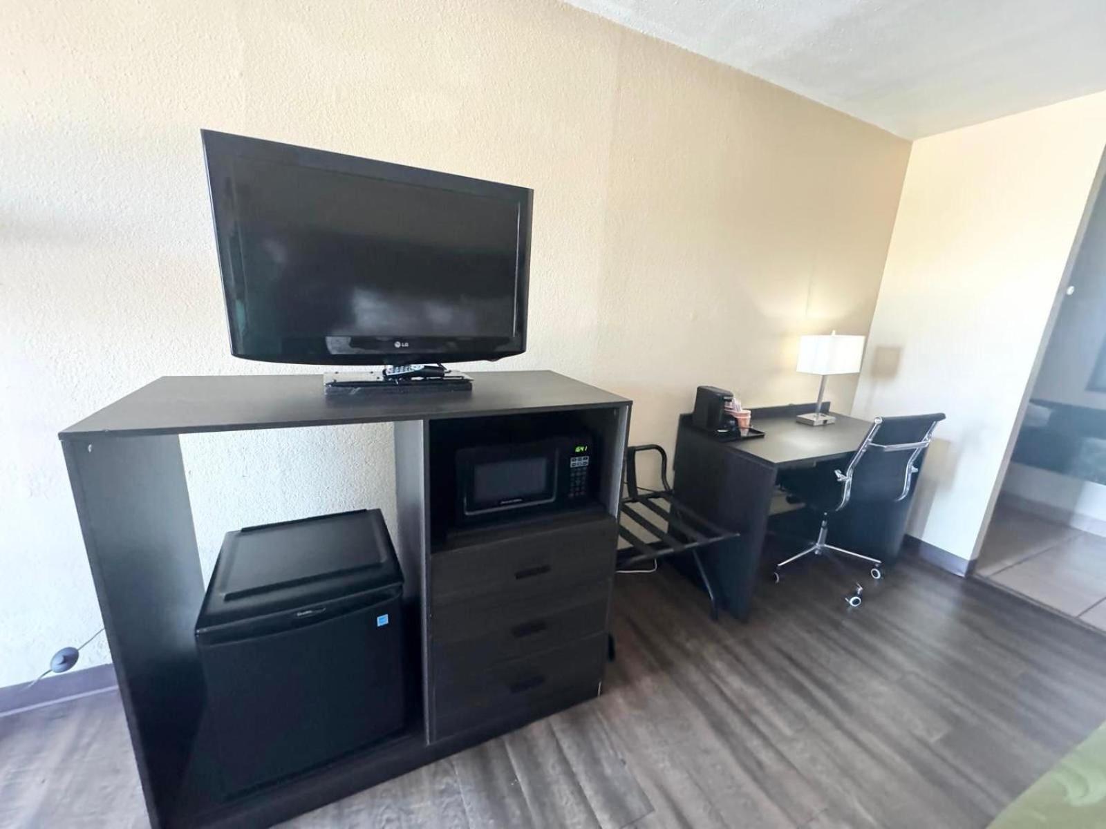 Quality Inn Kennedy Space Center photo 42
