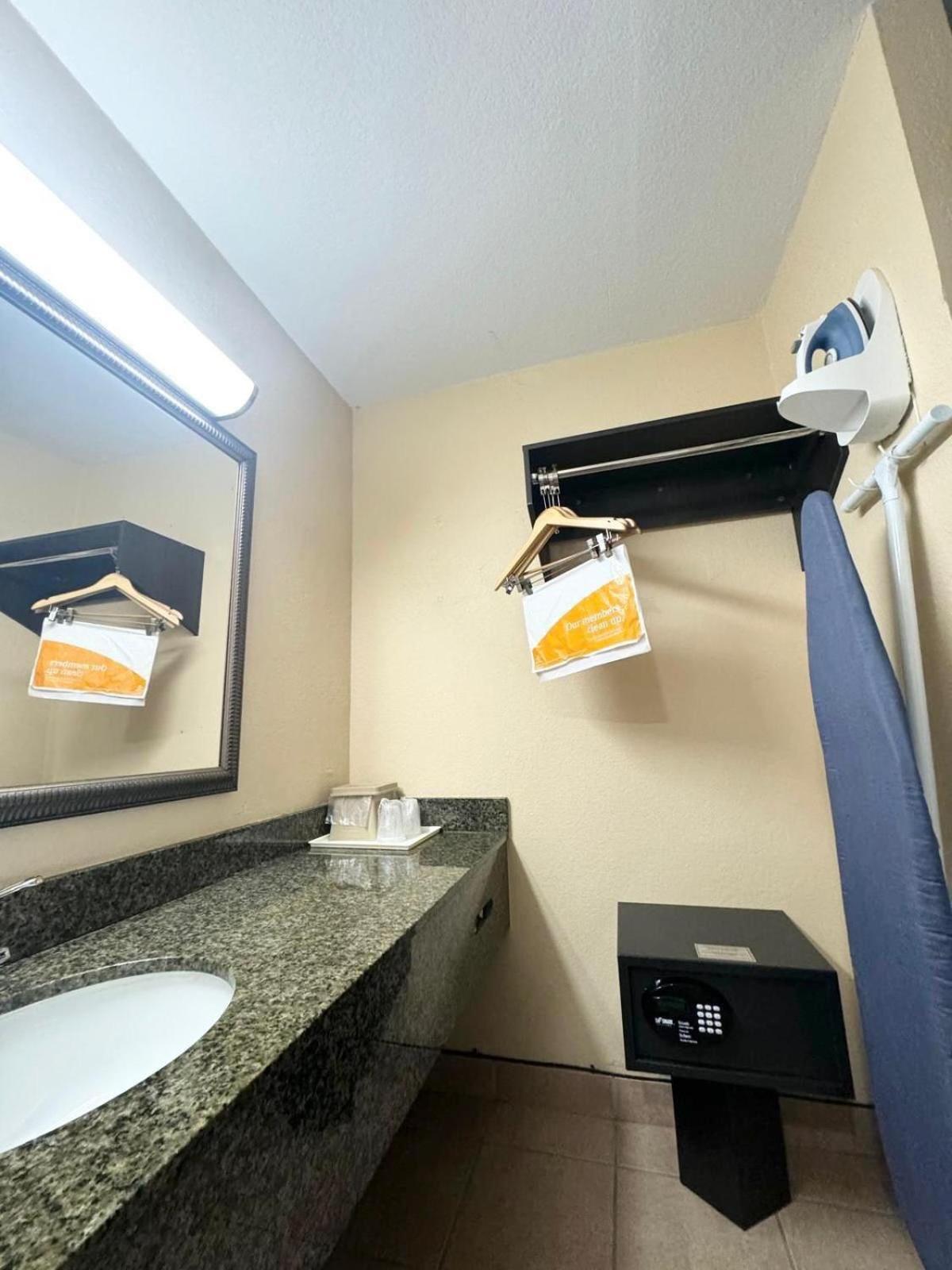 Quality Inn Kennedy Space Center photo 53