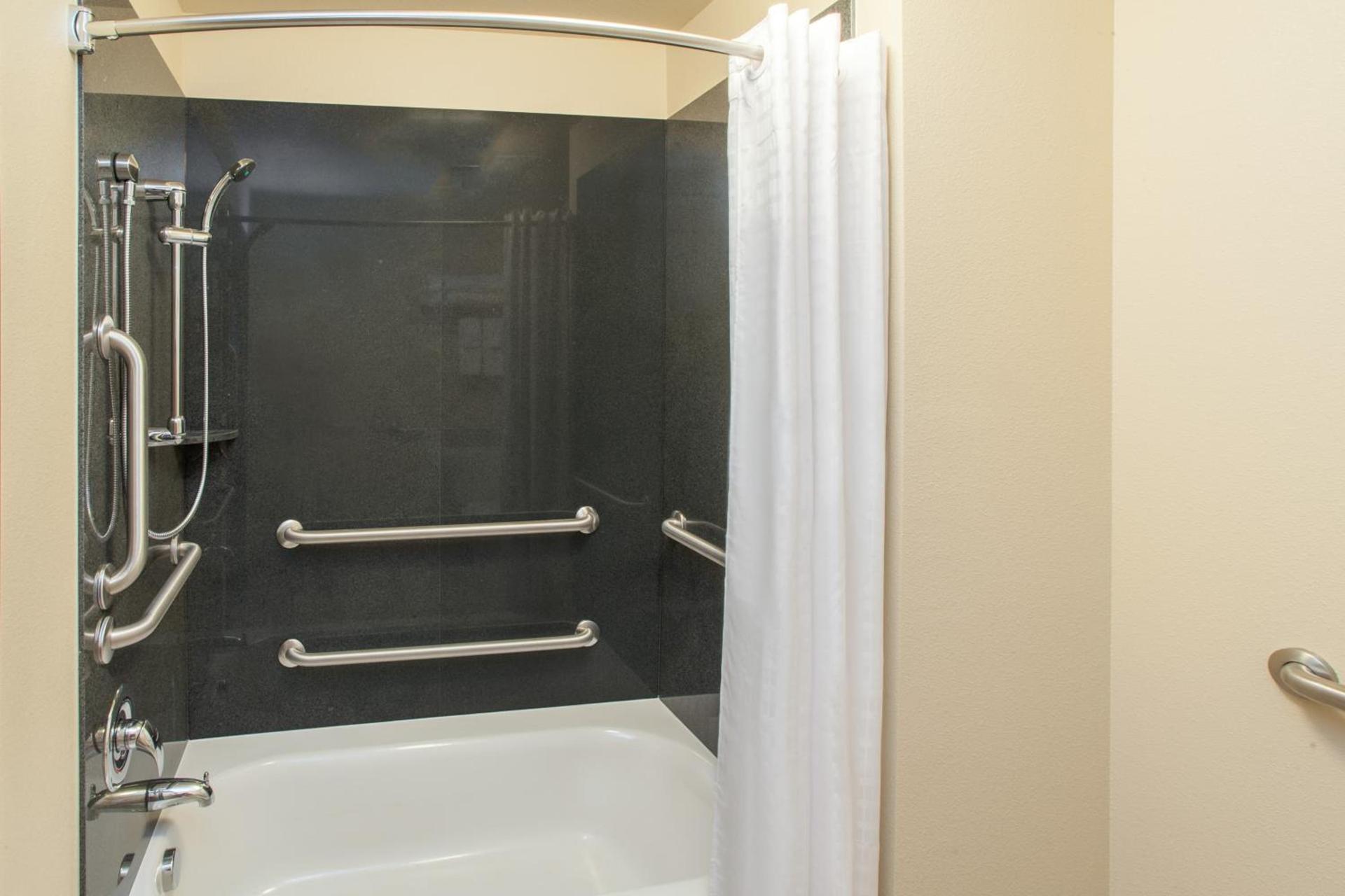Baymont by Wyndham Grand Forks photo 26