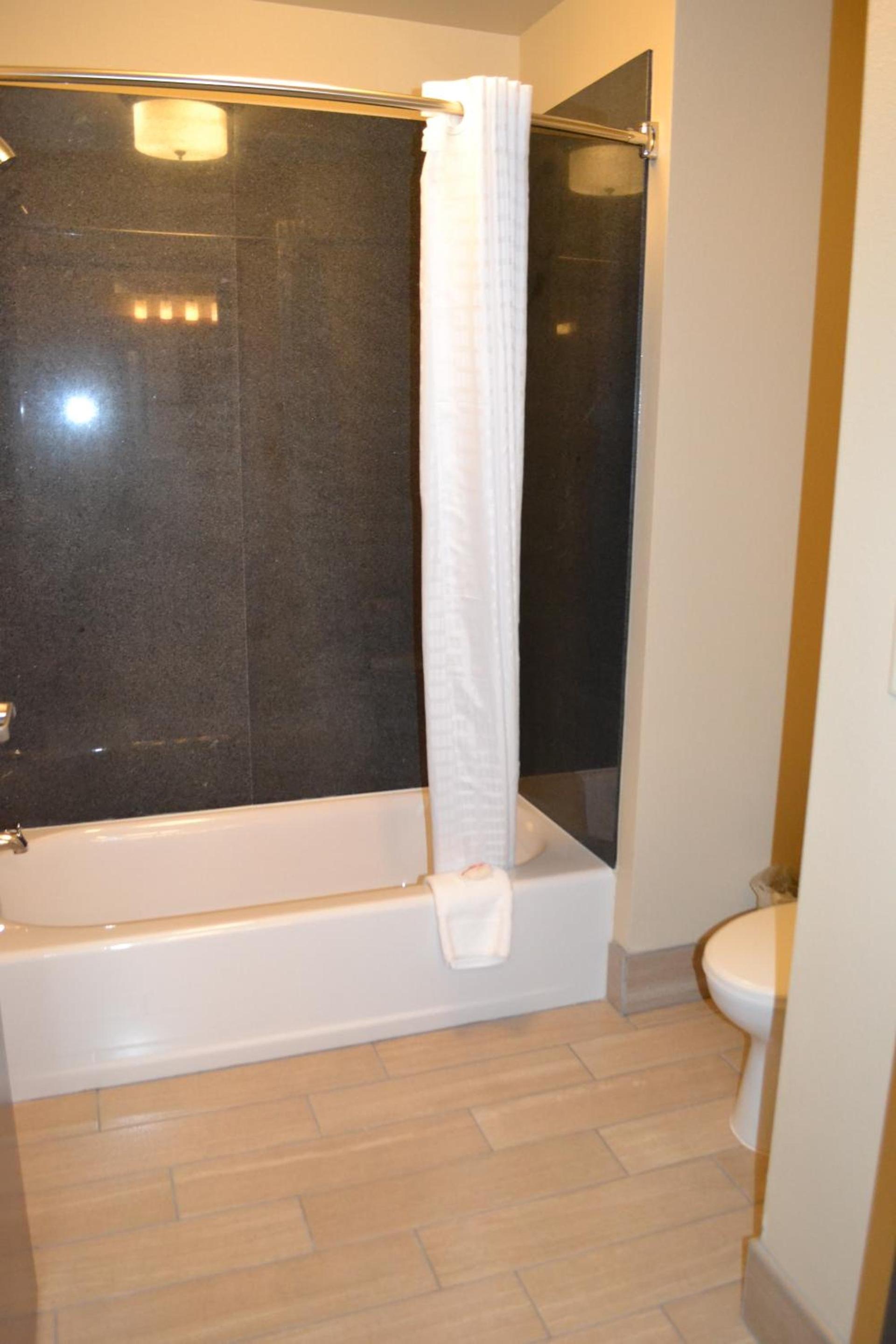 Baymont by Wyndham Grand Forks photo 30