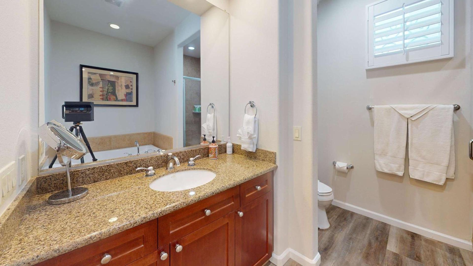 LV033 Quaint Downstairs Legacy Villas Suite photo 20
