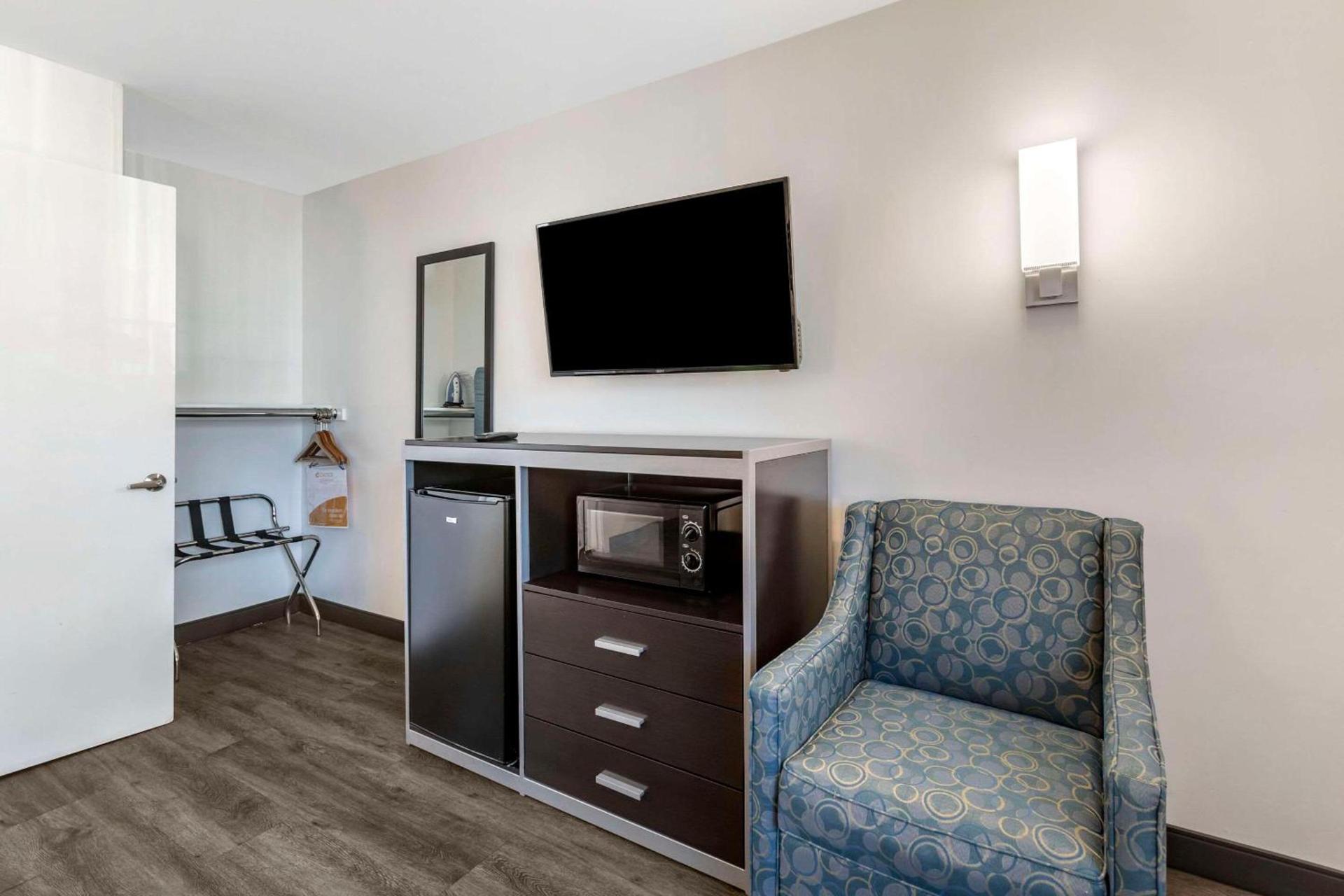 Quality Inn Burbank Airport photo 37
