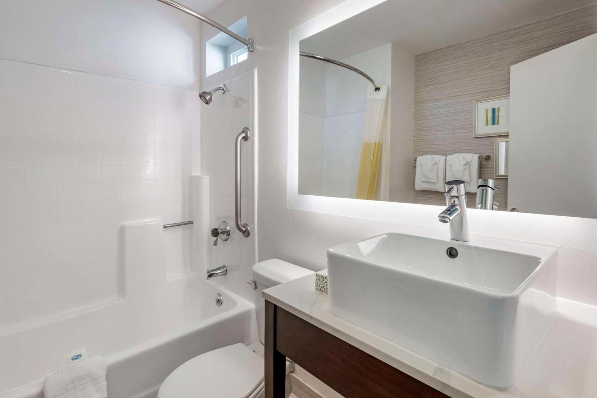 Quality Inn Burbank Airport photo 8