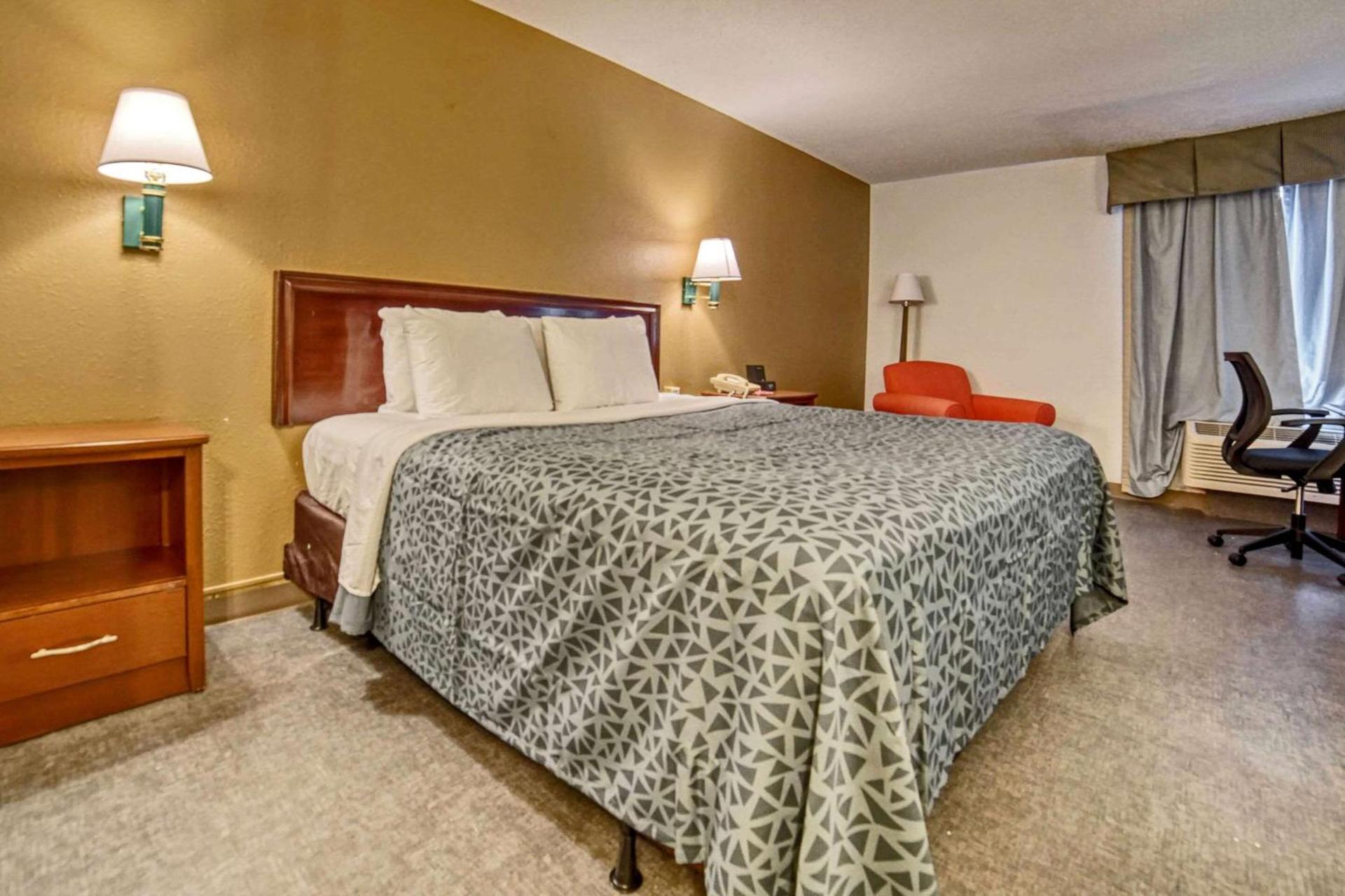 Americas Best Value Inn Raleigh photo 27