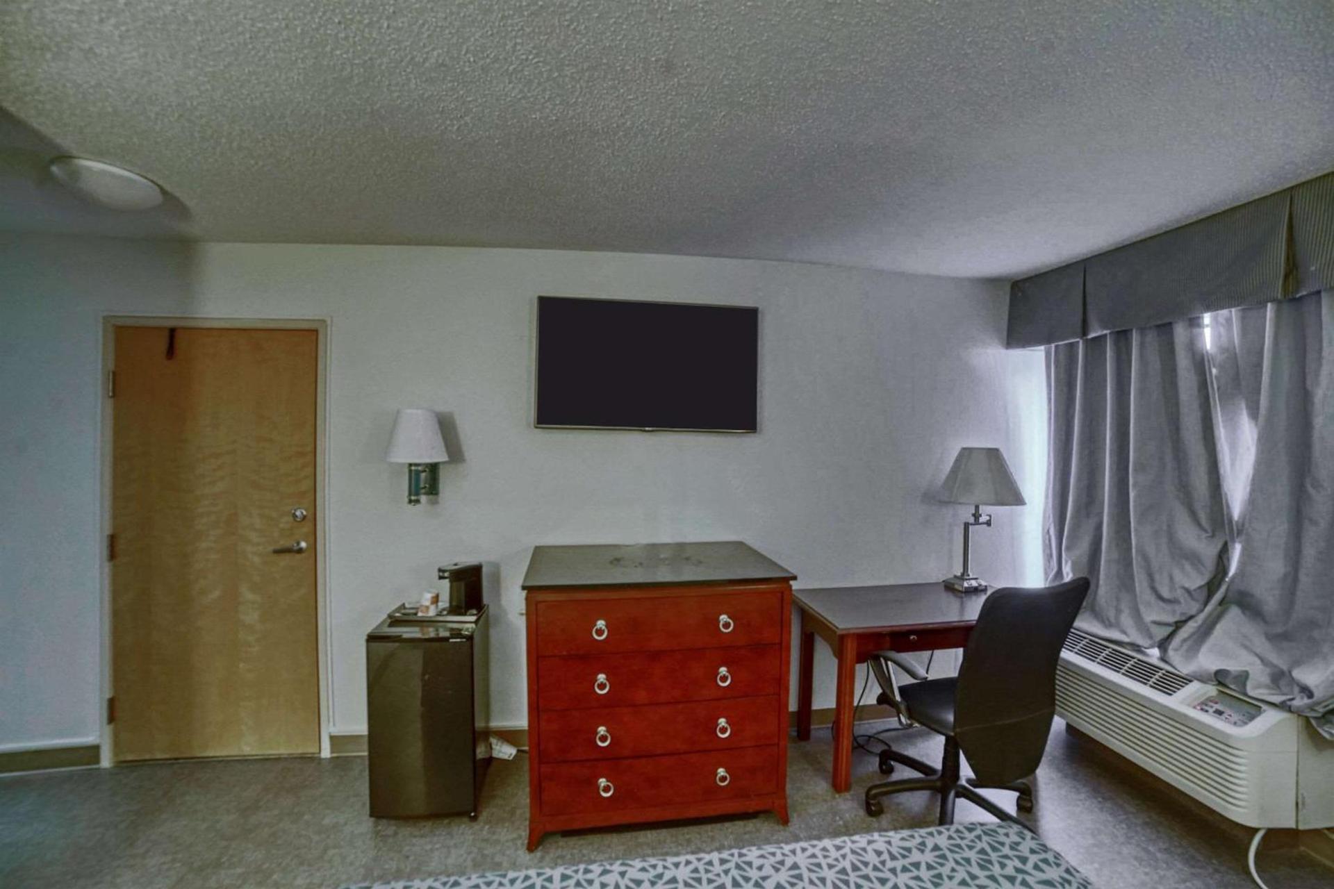 Americas Best Value Inn Raleigh photo 37