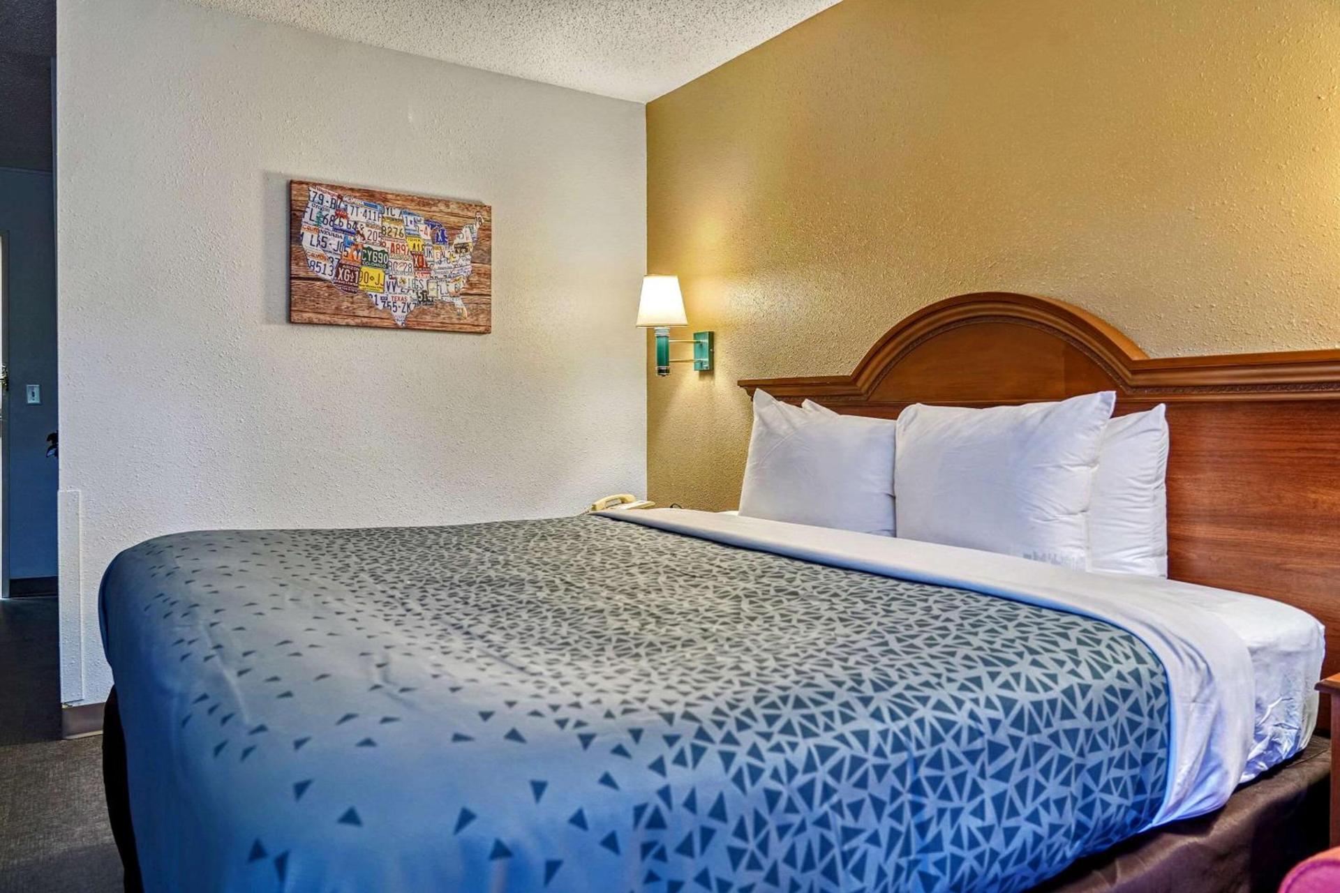 Americas Best Value Inn Raleigh photo 36