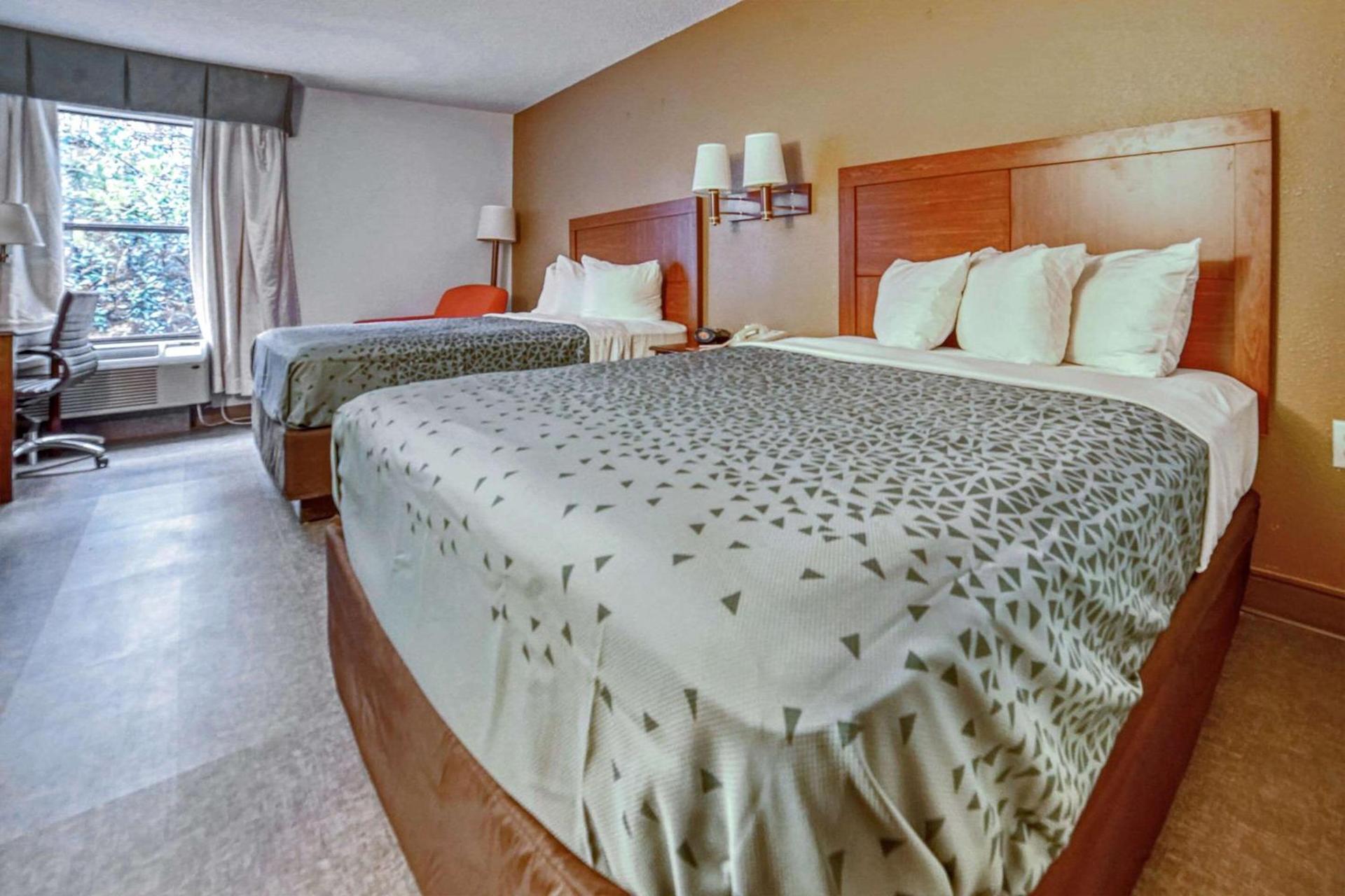 Americas Best Value Inn Raleigh photo 43
