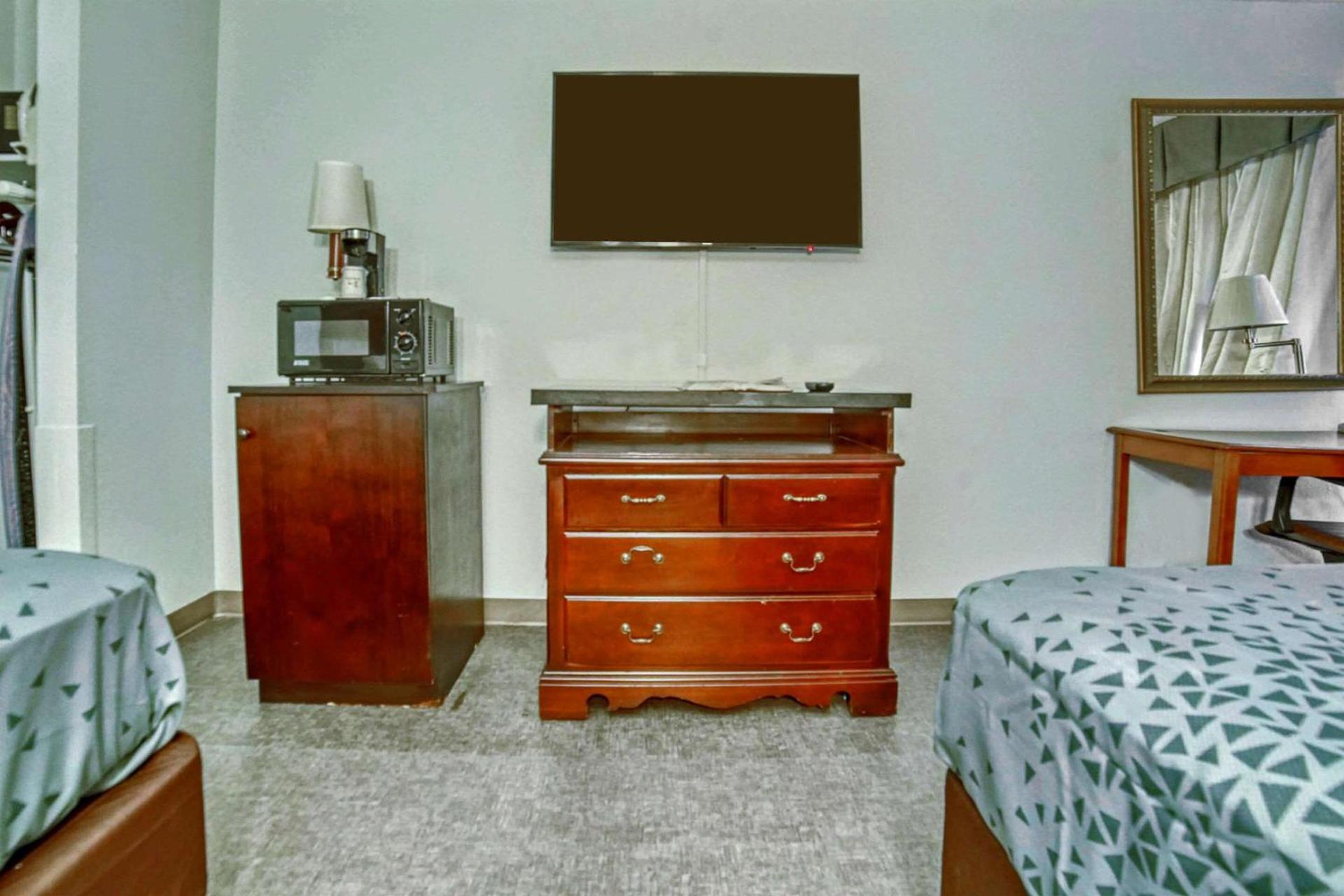 Americas Best Value Inn Raleigh photo 44