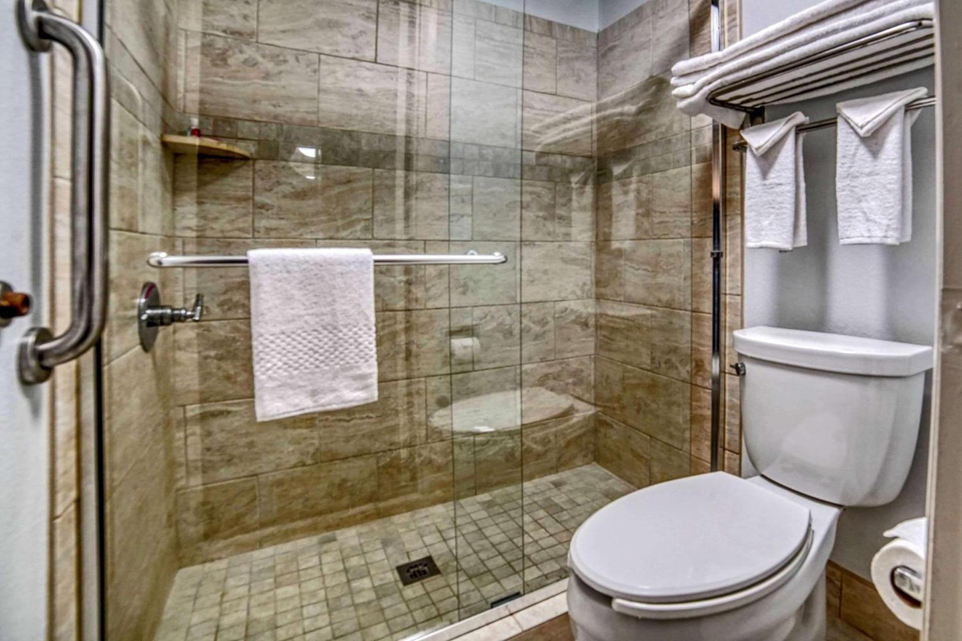 Americas Best Value Inn Raleigh photo 50