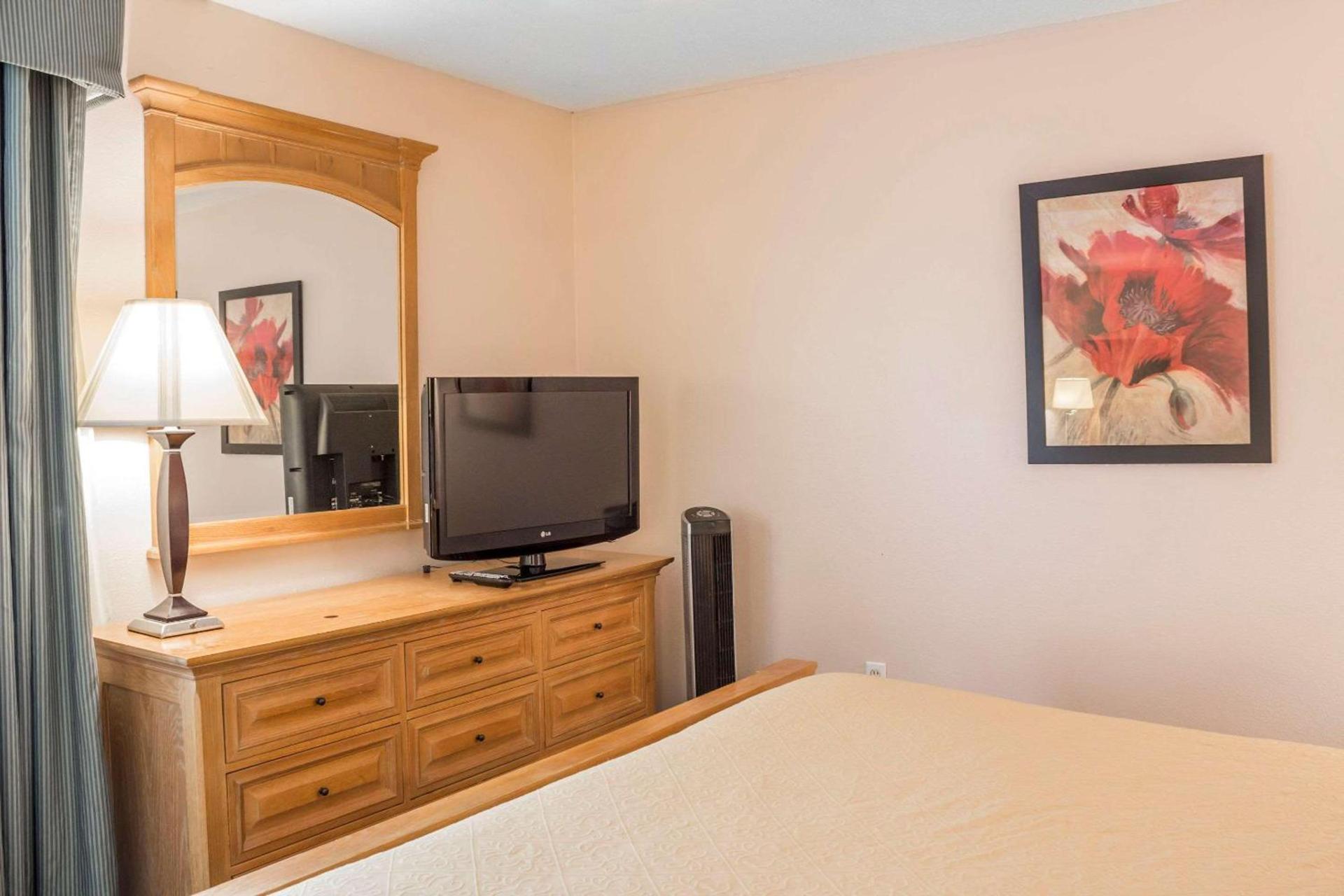 Americas Best Value Inn Raleigh photo 57