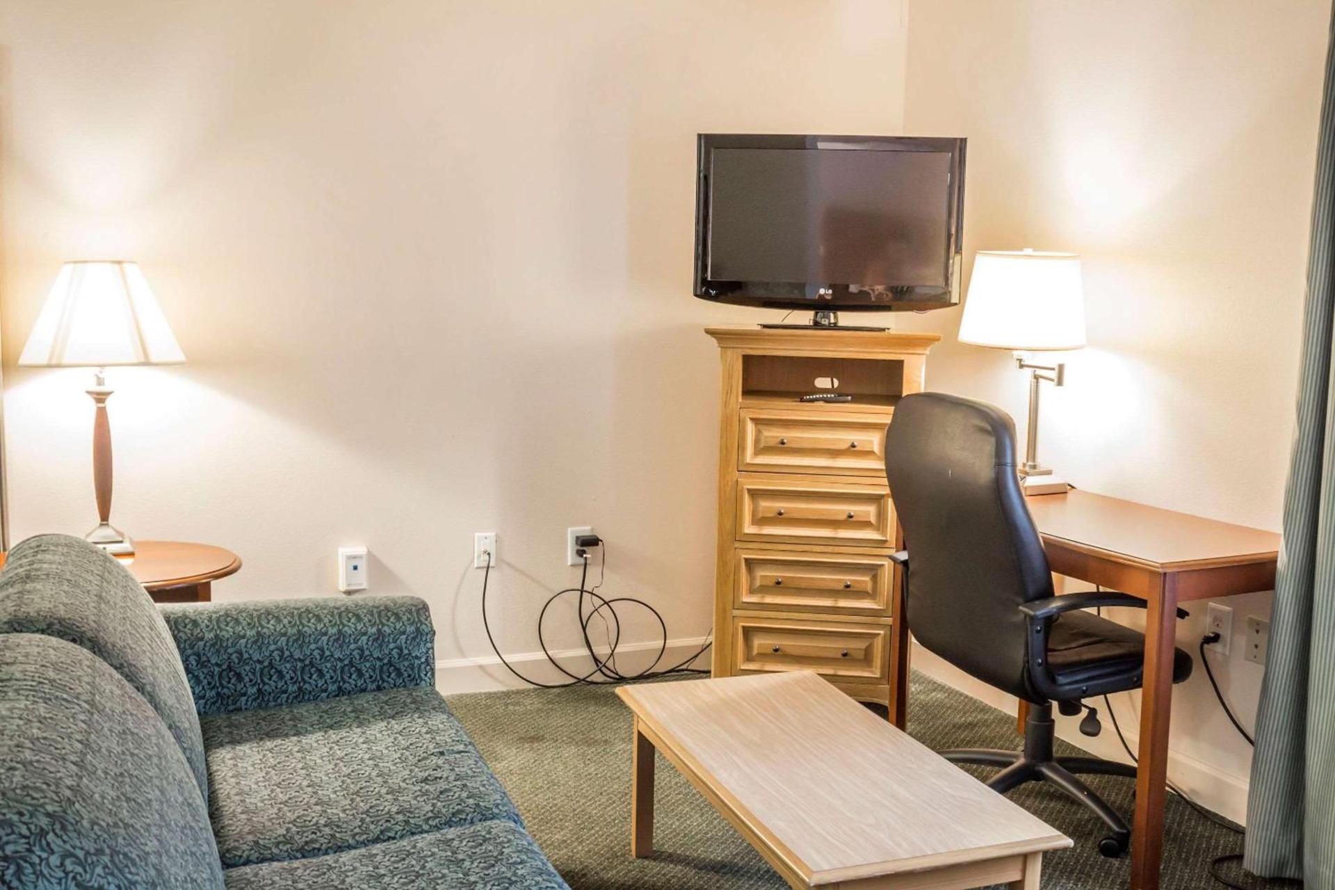 Americas Best Value Inn Raleigh photo 58