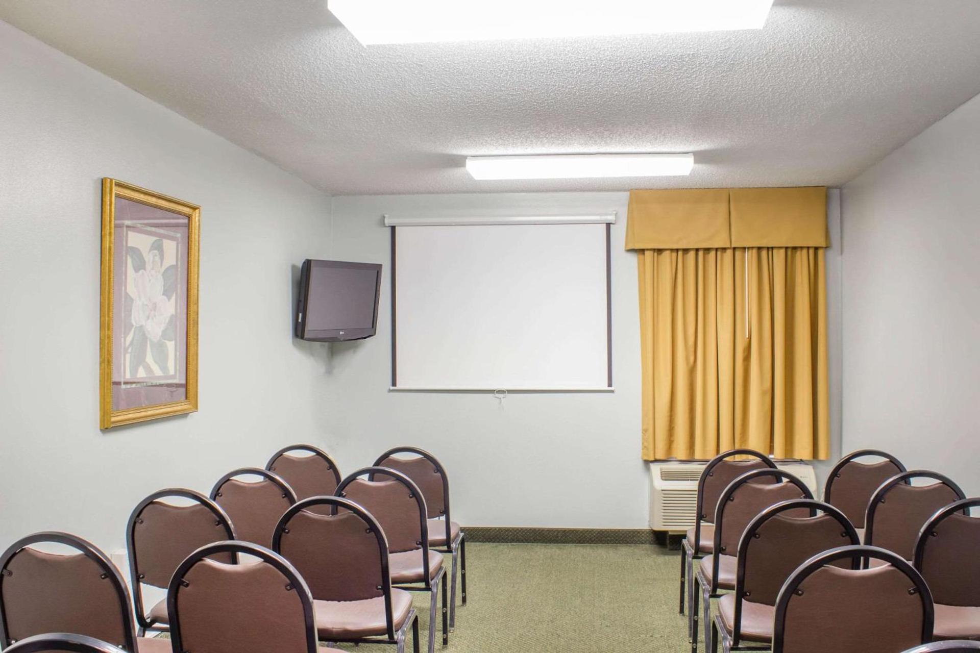 Americas Best Value Inn Raleigh photo 62