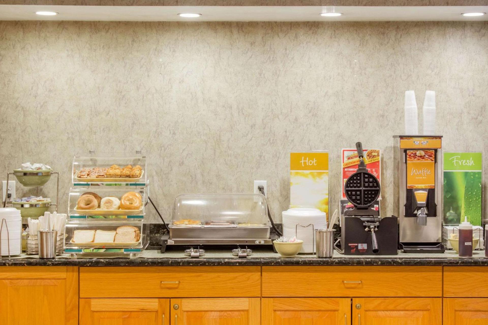 Americas Best Value Inn Raleigh photo 65
