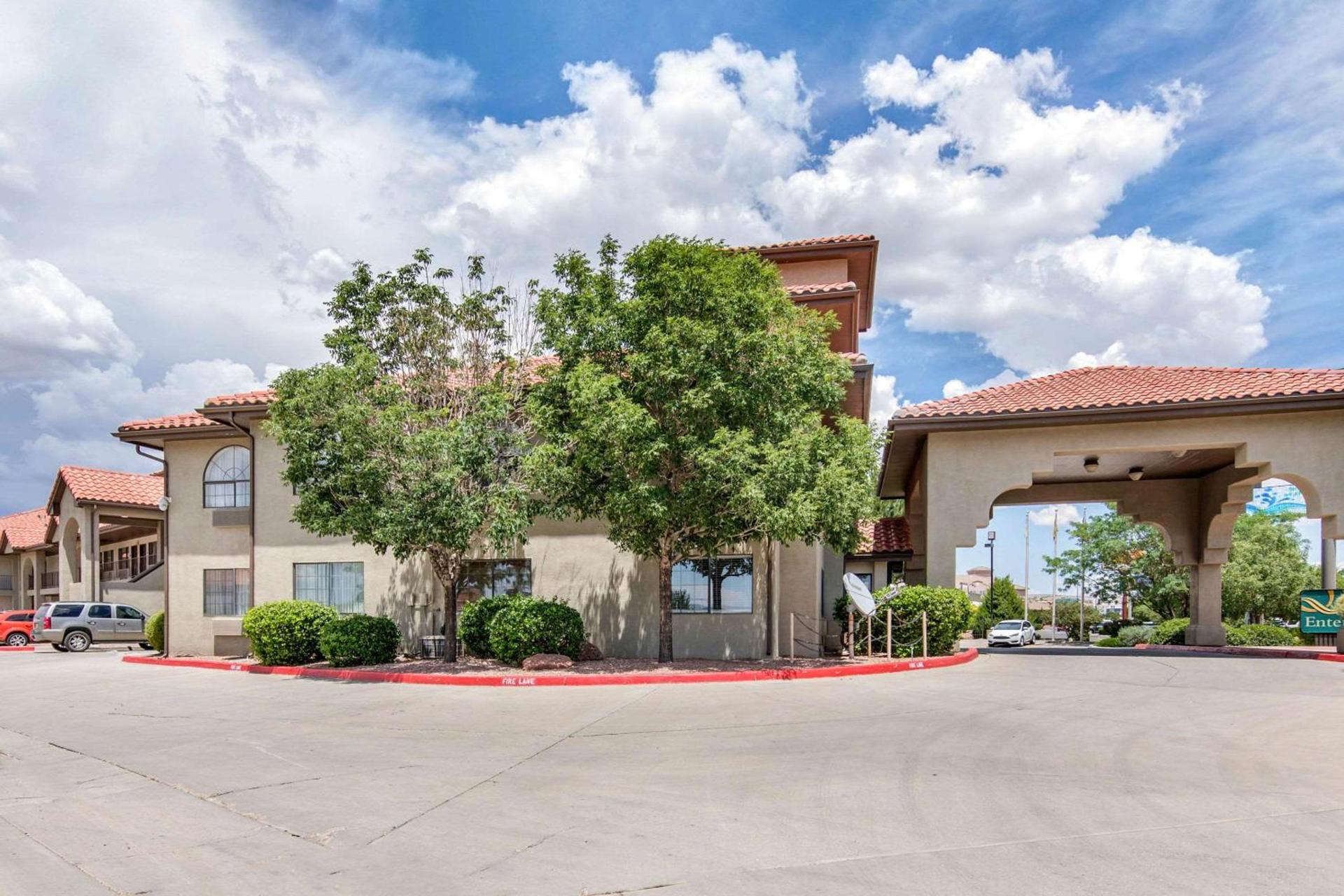 Quality Inn & Suites Gallup I-40 Exit 20 photo 4