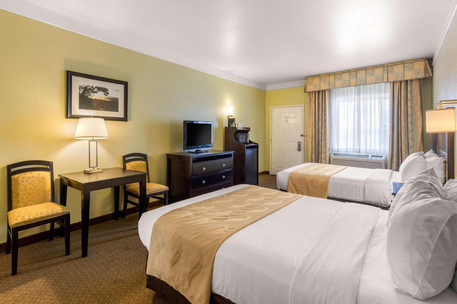 Quality Inn & Suites Gallup I-40 Exit 20 photo 10