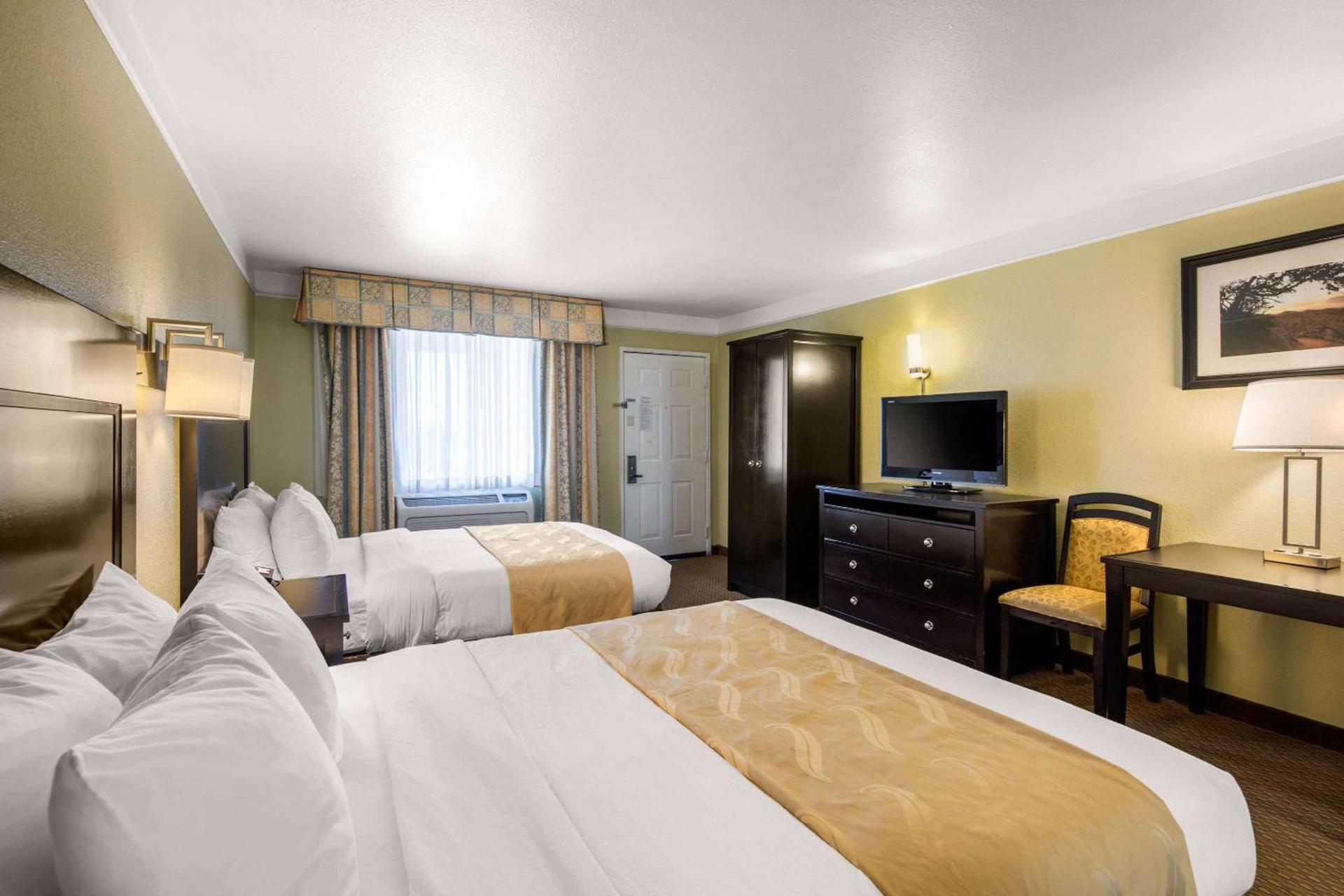 Quality Inn & Suites Gallup I-40 Exit 20 photo 12
