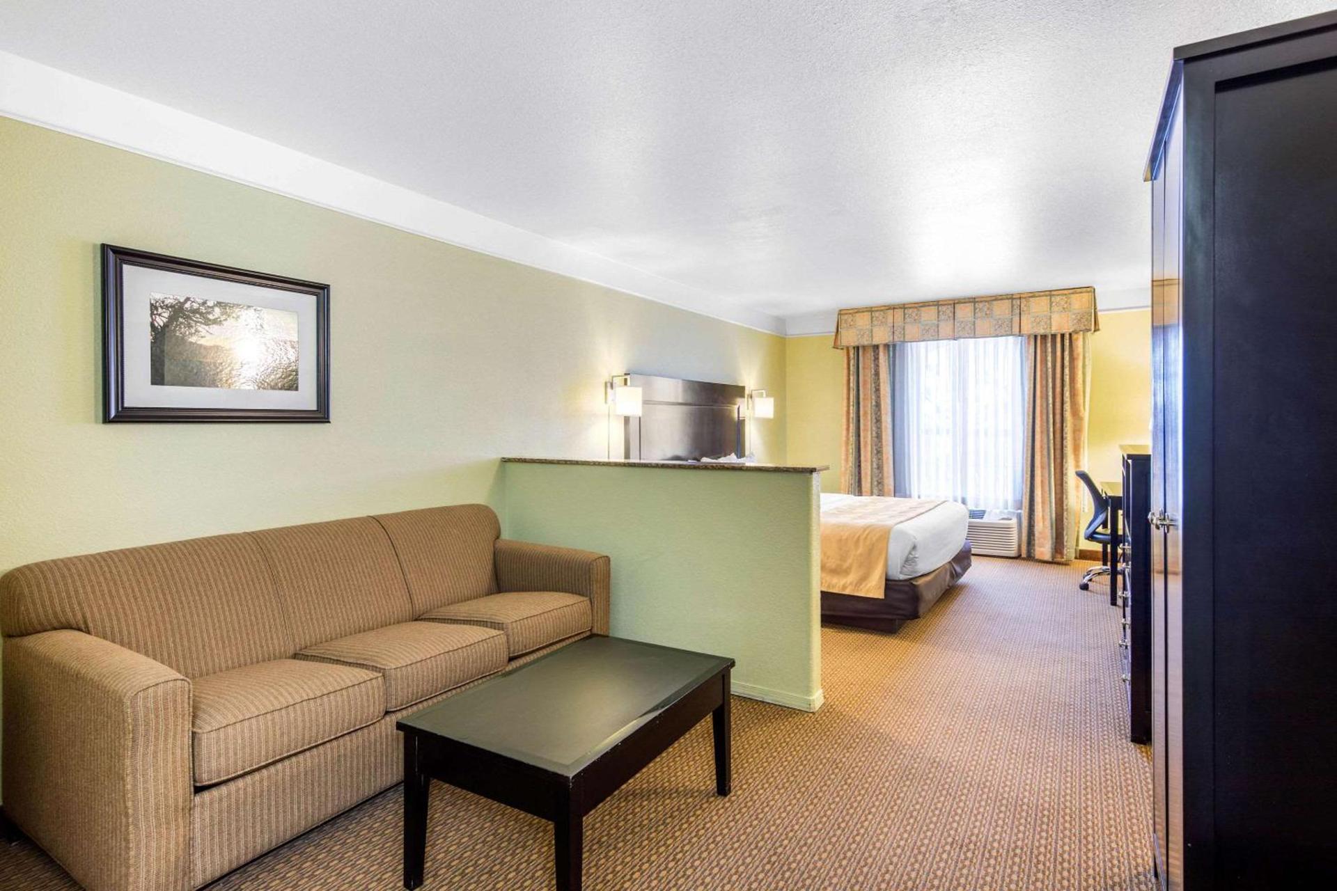 Quality Inn & Suites Gallup I-40 Exit 20 photo 34