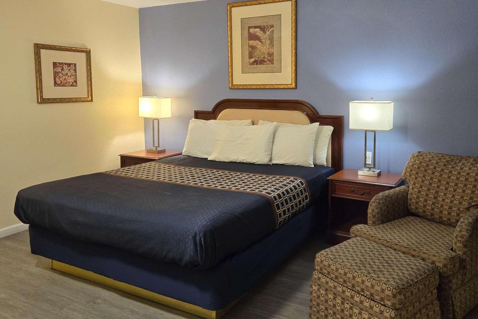 Rodeway Inn & Suites Blythe I-10 photo 18