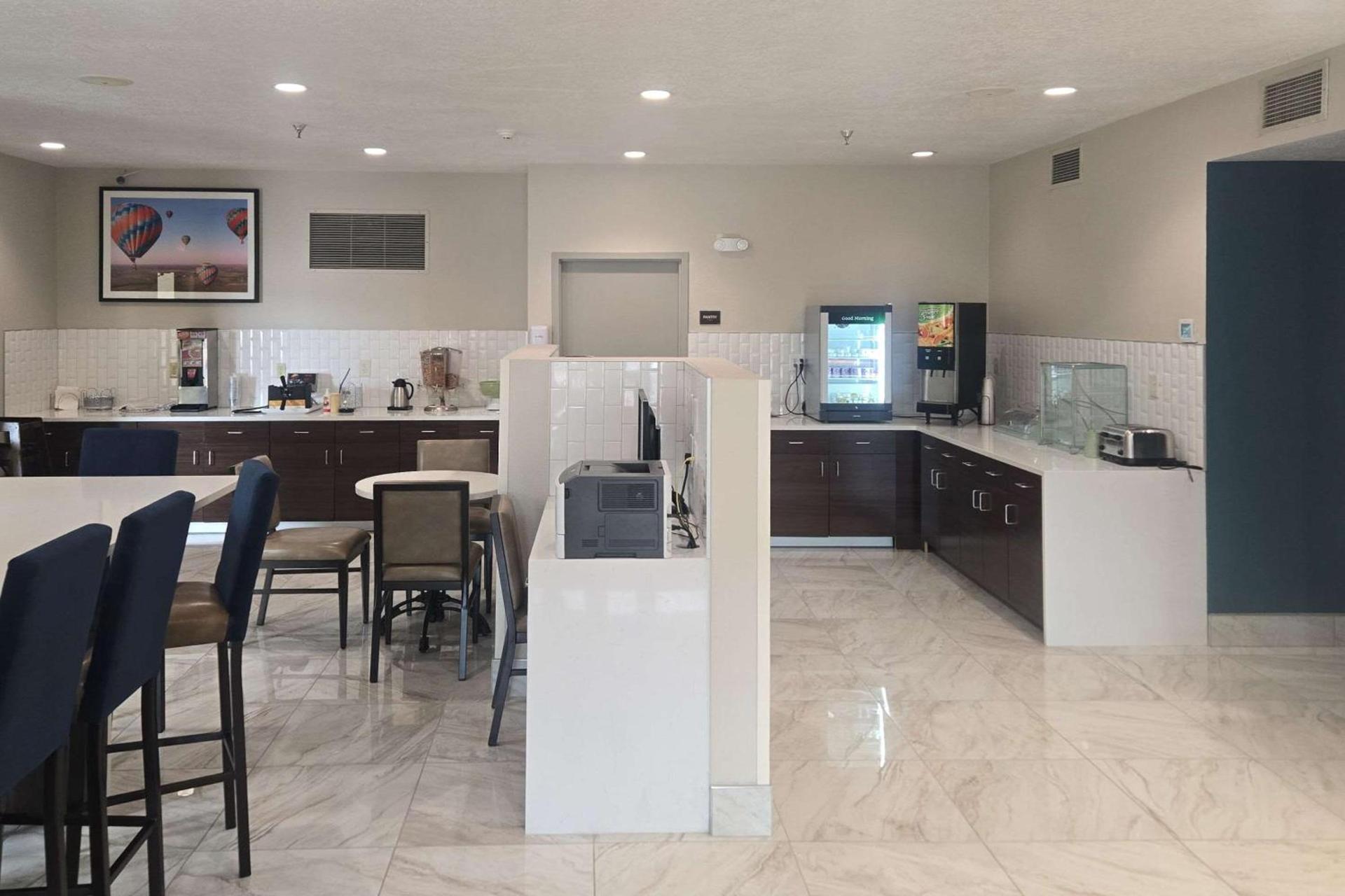 Quality Inn & Suites Sunport Airport Albuquerque photo 15