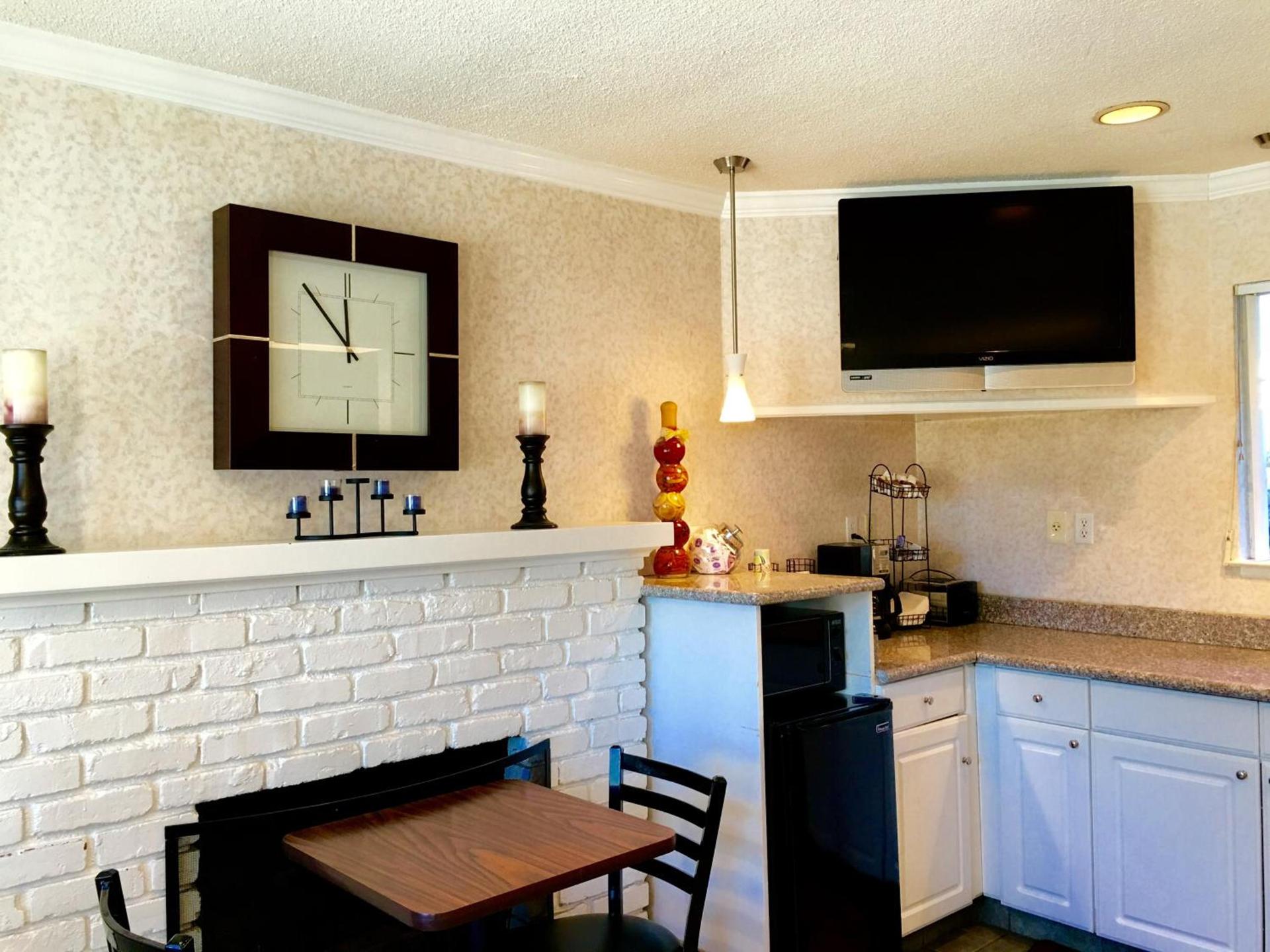 Pelican Inn photo 58