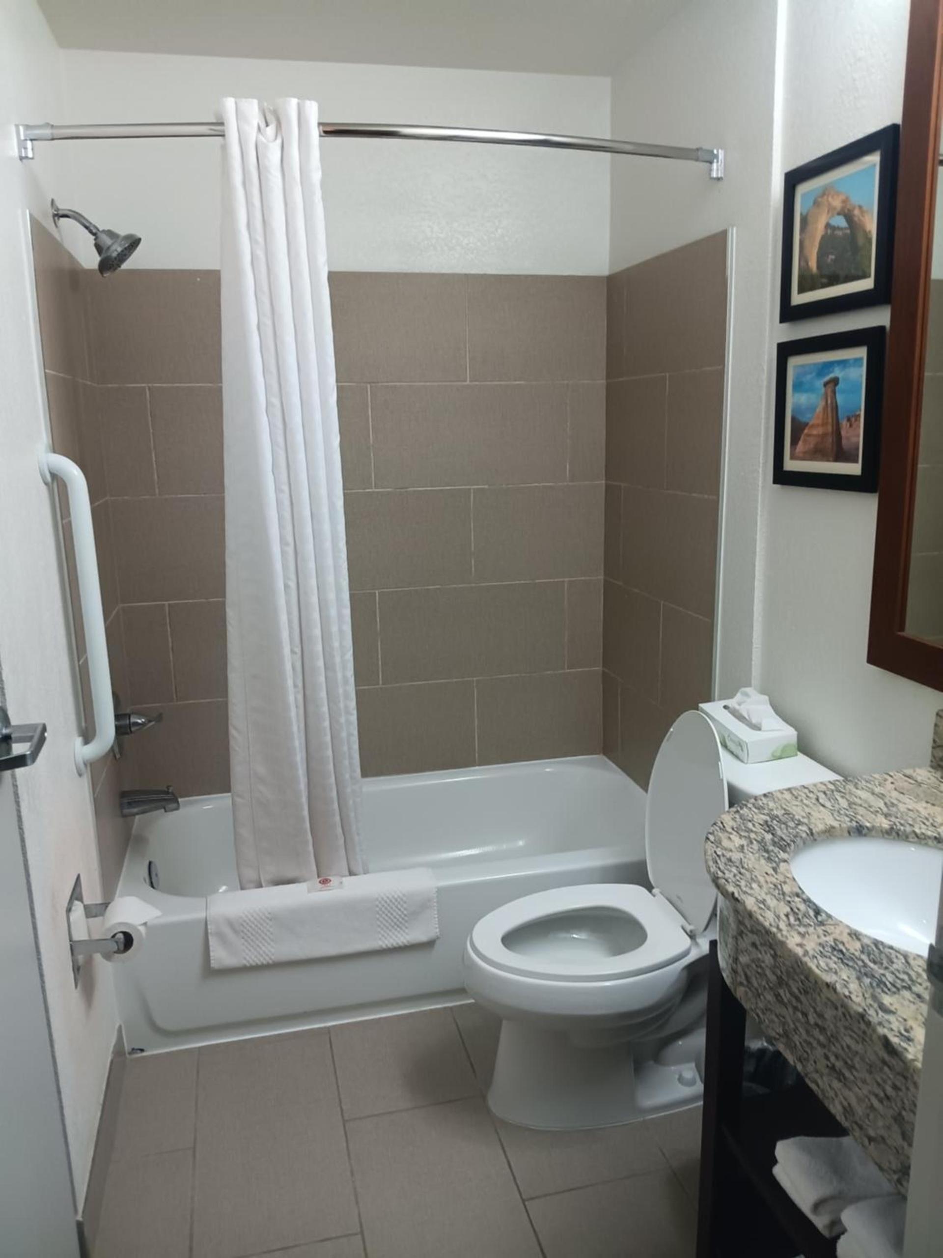 Comfort Inn & Suites Aztec - Farmington Area photo 57