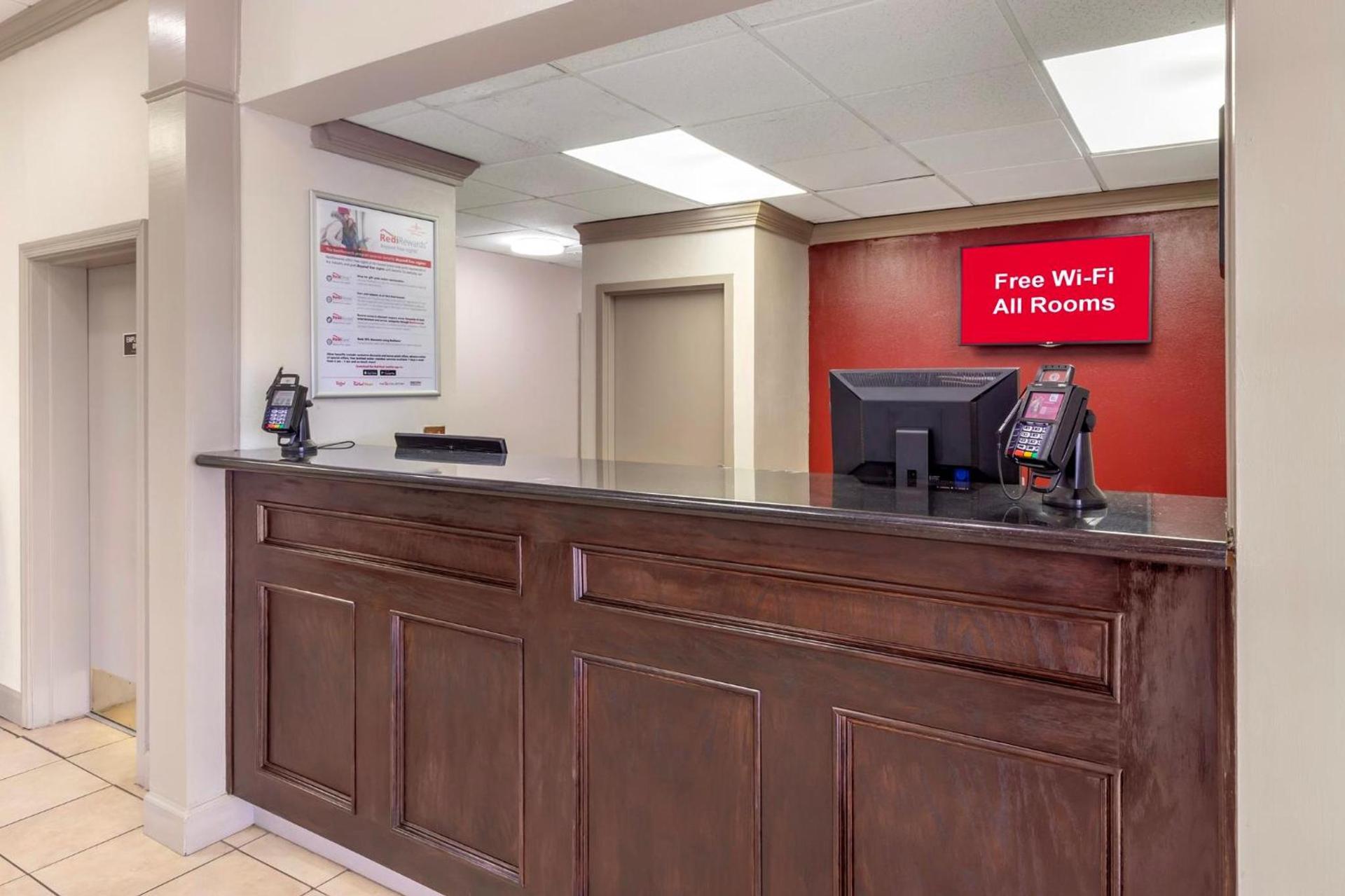 Red Roof Inn Dunn photo 13