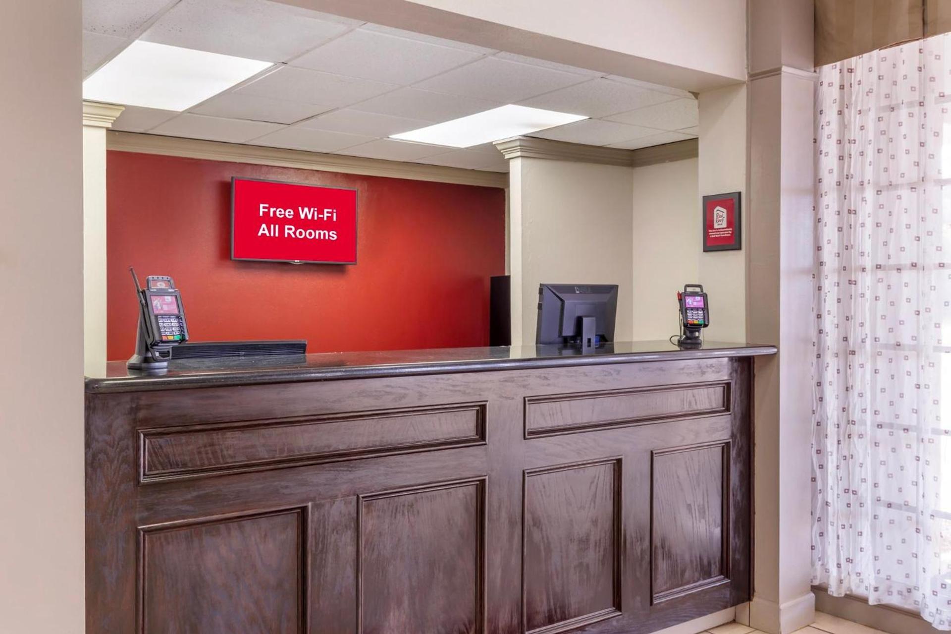Red Roof Inn Dunn photo 15