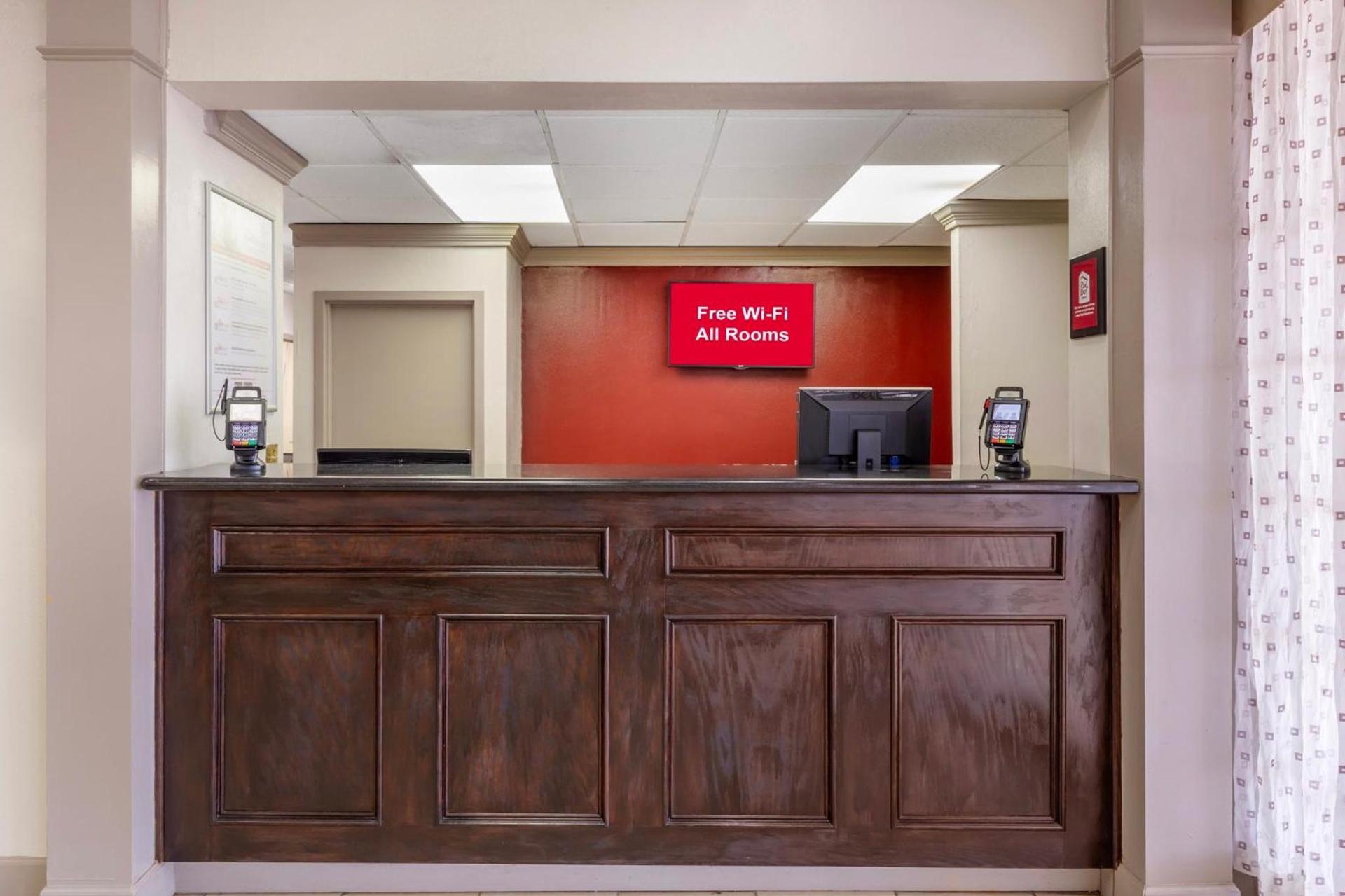 Red Roof Inn Dunn photo 14