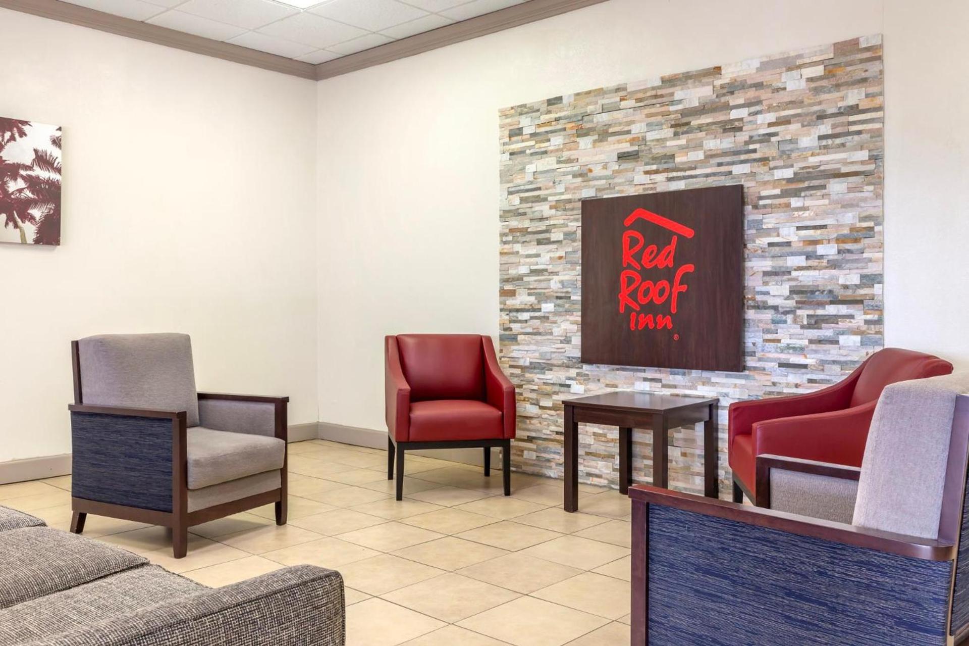 Red Roof Inn Dunn photo 19