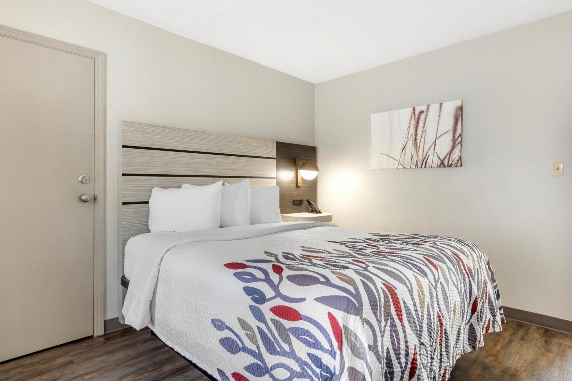 Red Roof Inn Dunn photo 20
