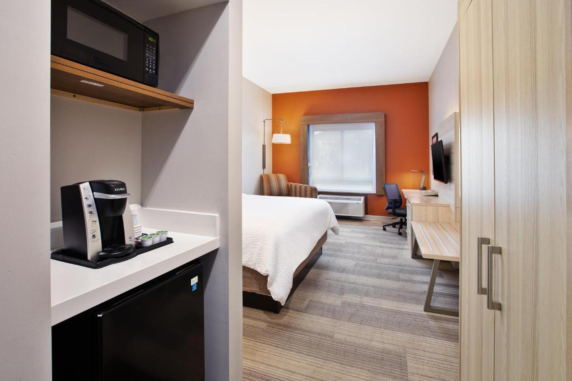 Holiday Inn Express Hotel & Suites Athens by IHG photo 31