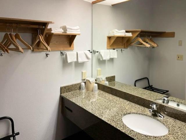 Motel 6 Portland OR Southeast photo 29