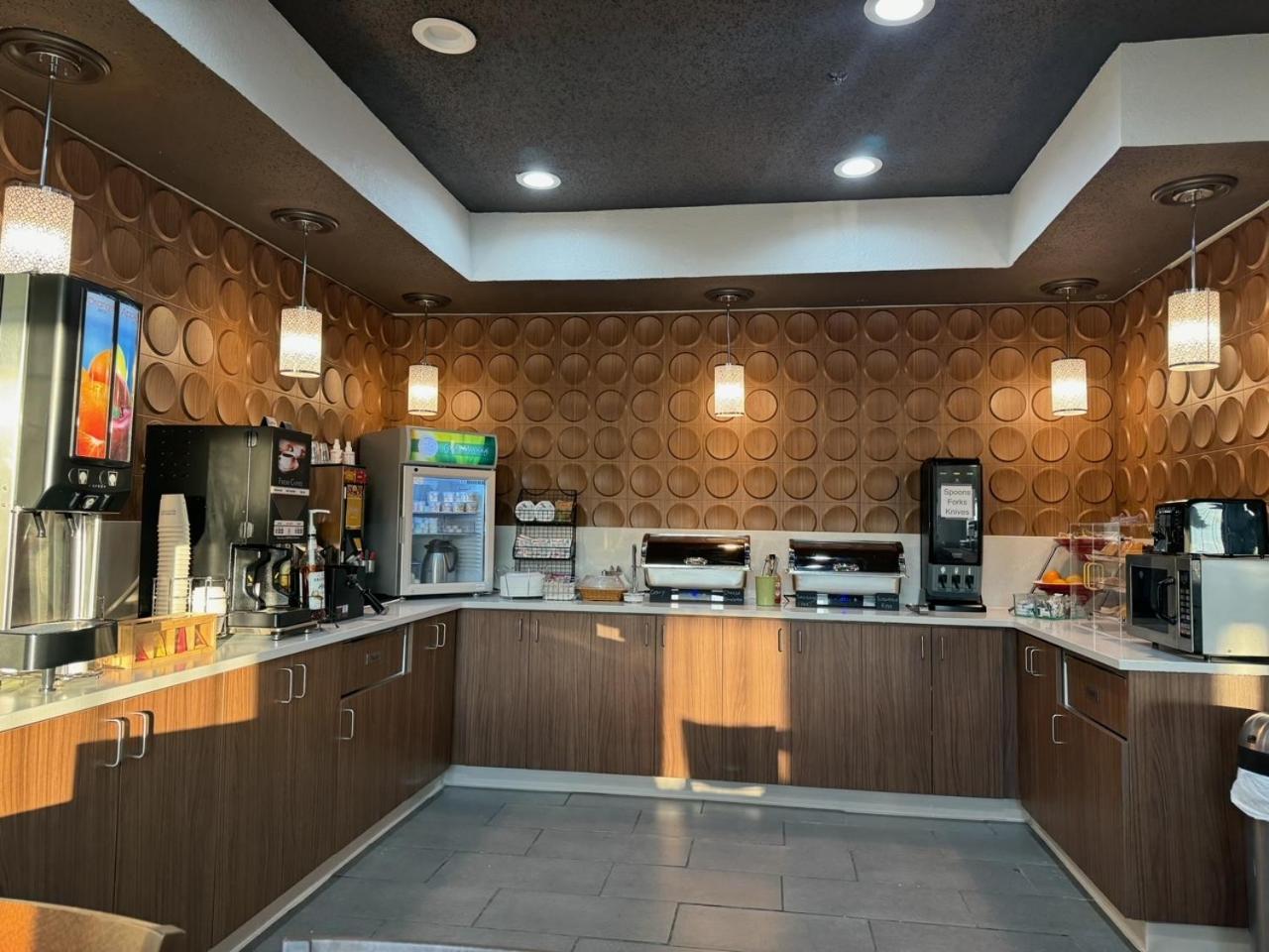 Wingate by Wyndham Marion photo 3