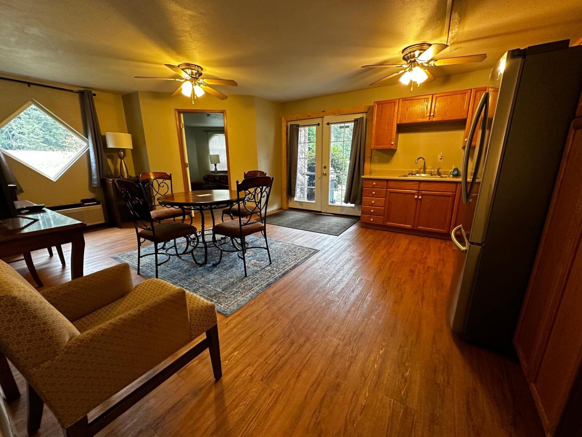Packwood Lodge & Cabins photo 59