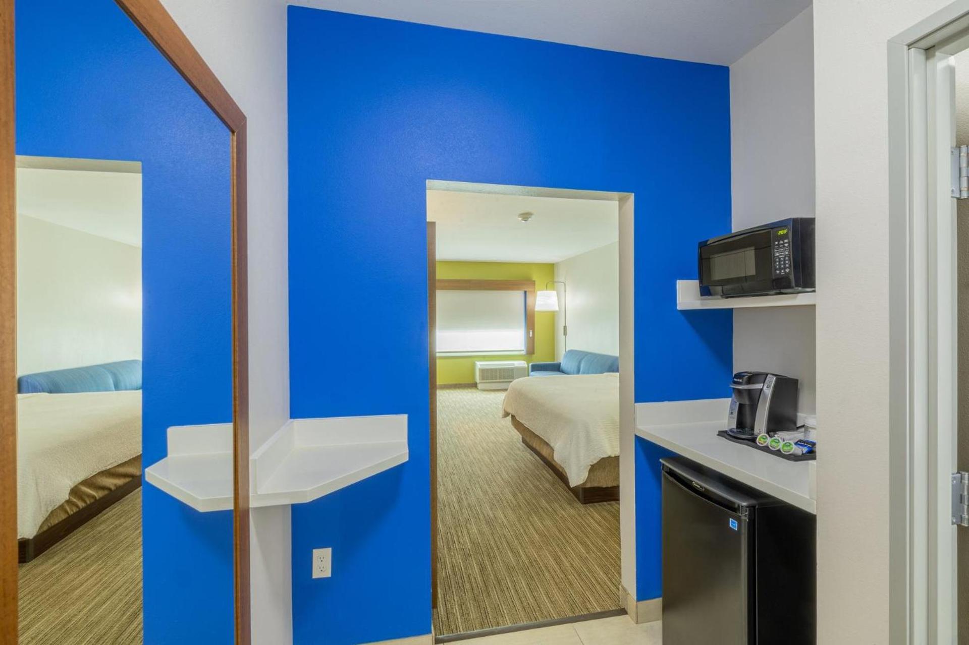 Holiday Inn Express & Suites Lindale - Tyler by IHG photo 49