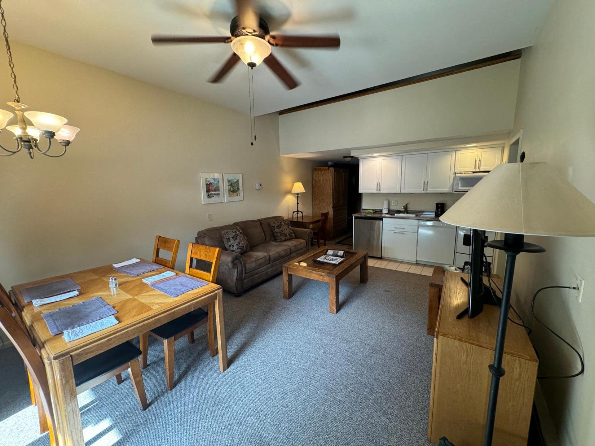 Shadow Mountain Lodge photo 11