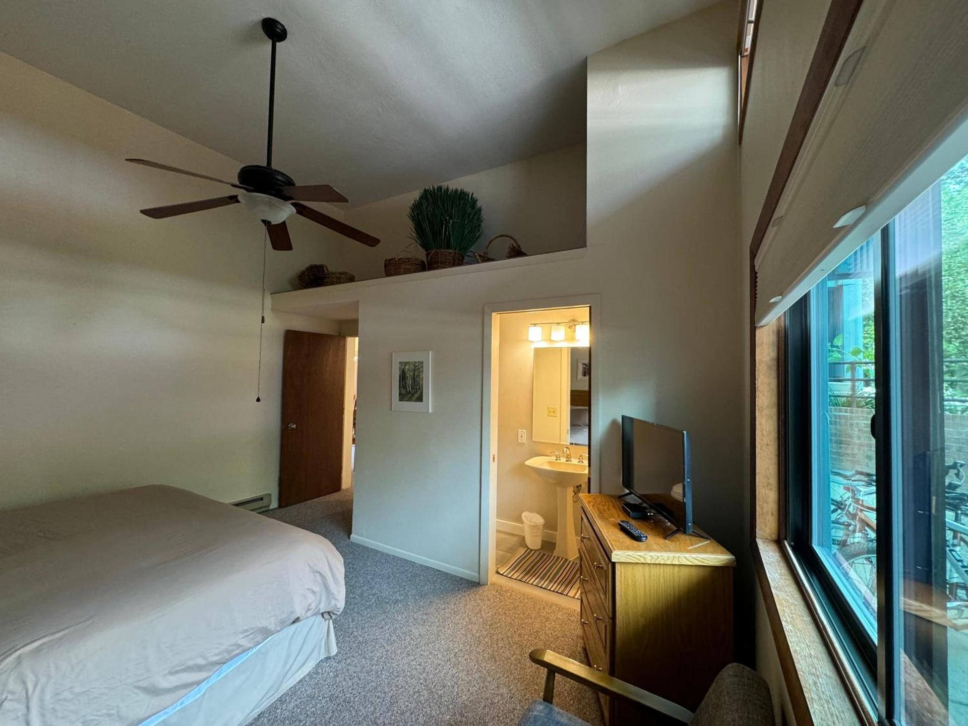 Shadow Mountain Lodge photo 14