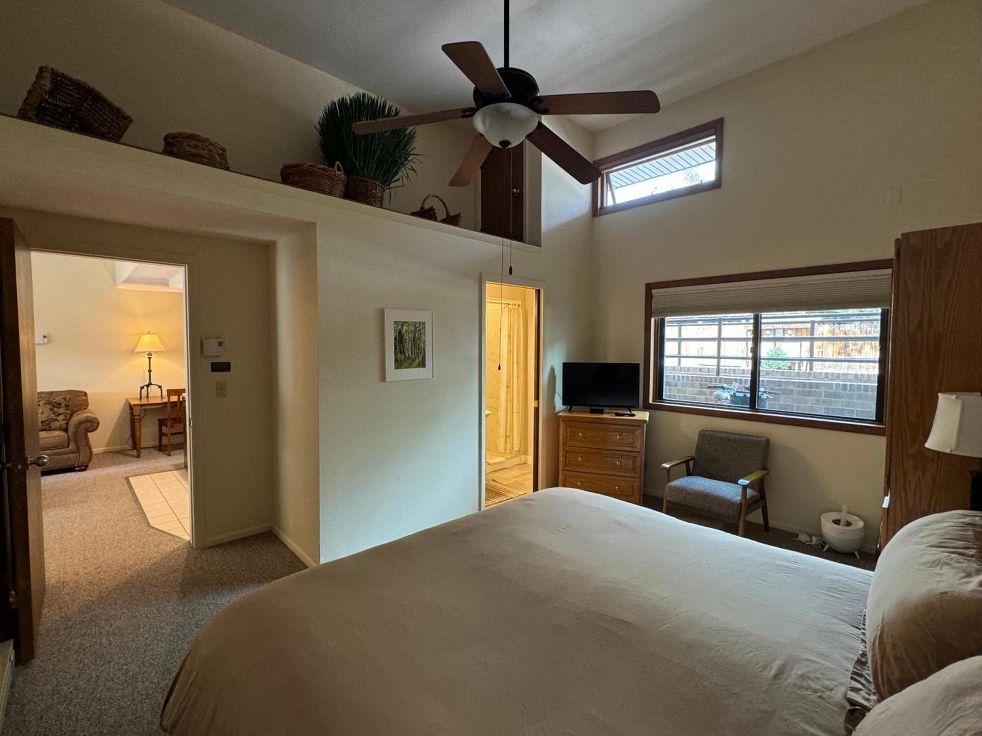 Shadow Mountain Lodge photo 15