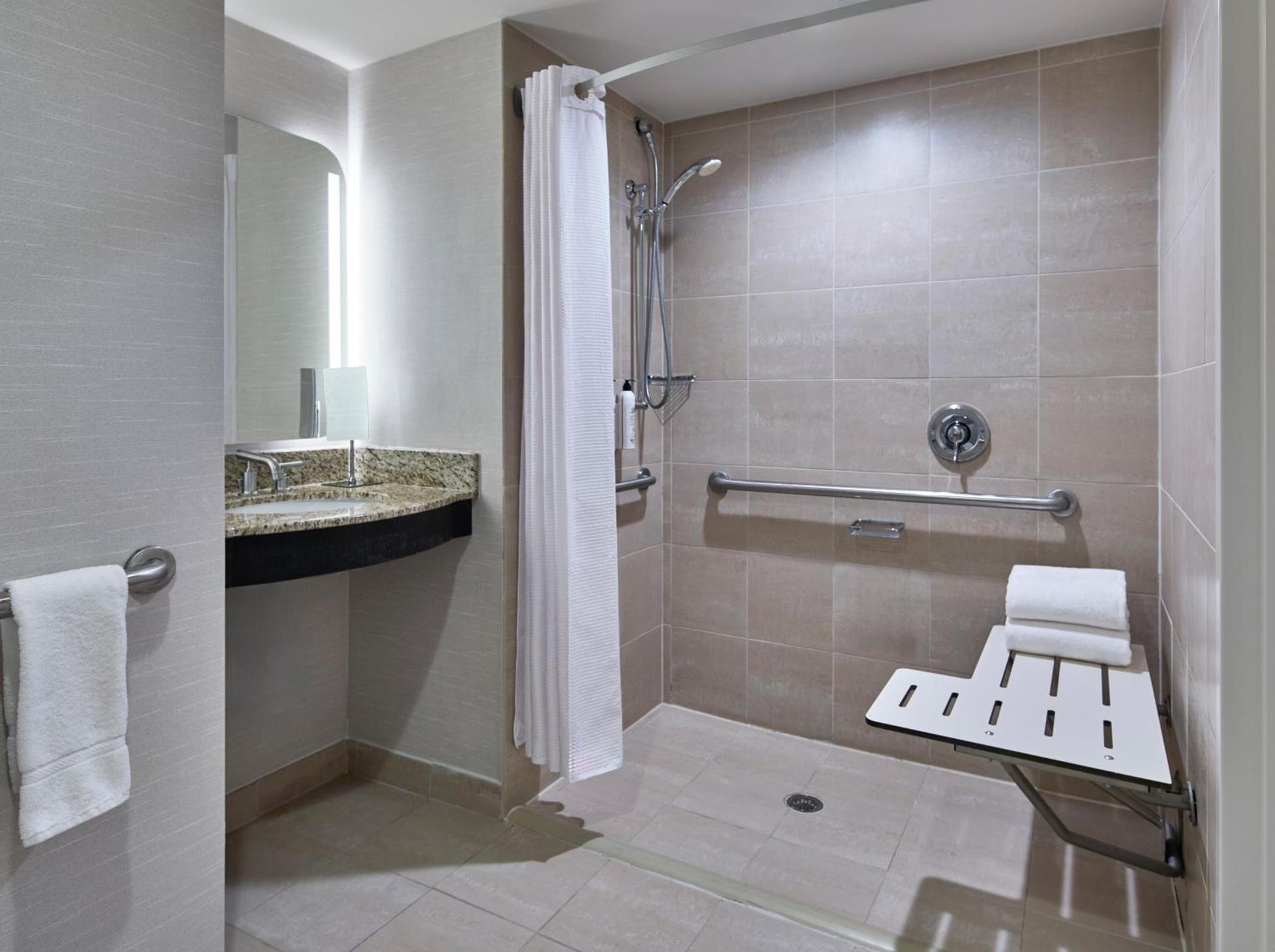 Delta Hotels by Marriott Toledo photo 16