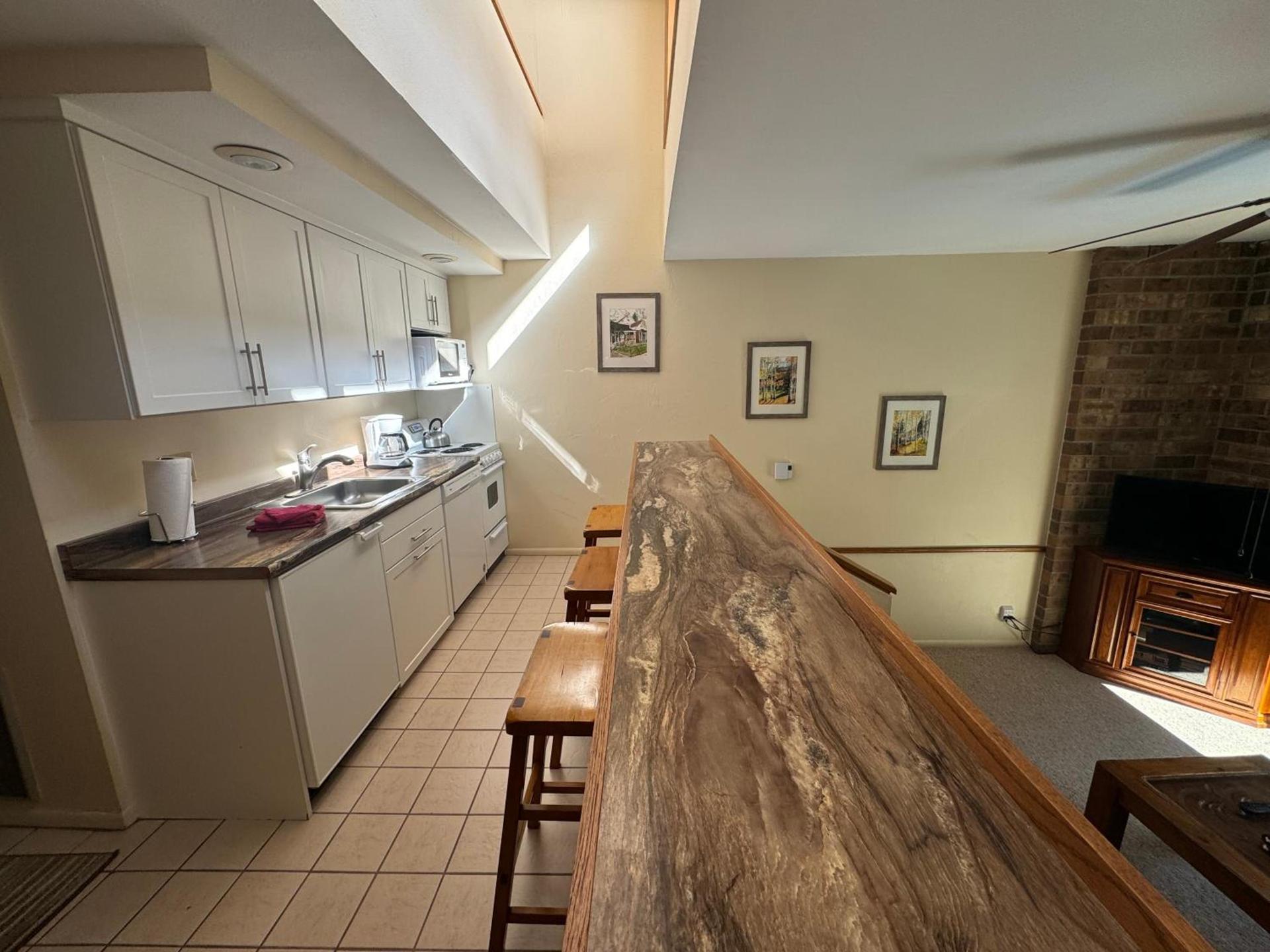 Shadow Mountain Lodge photo 20