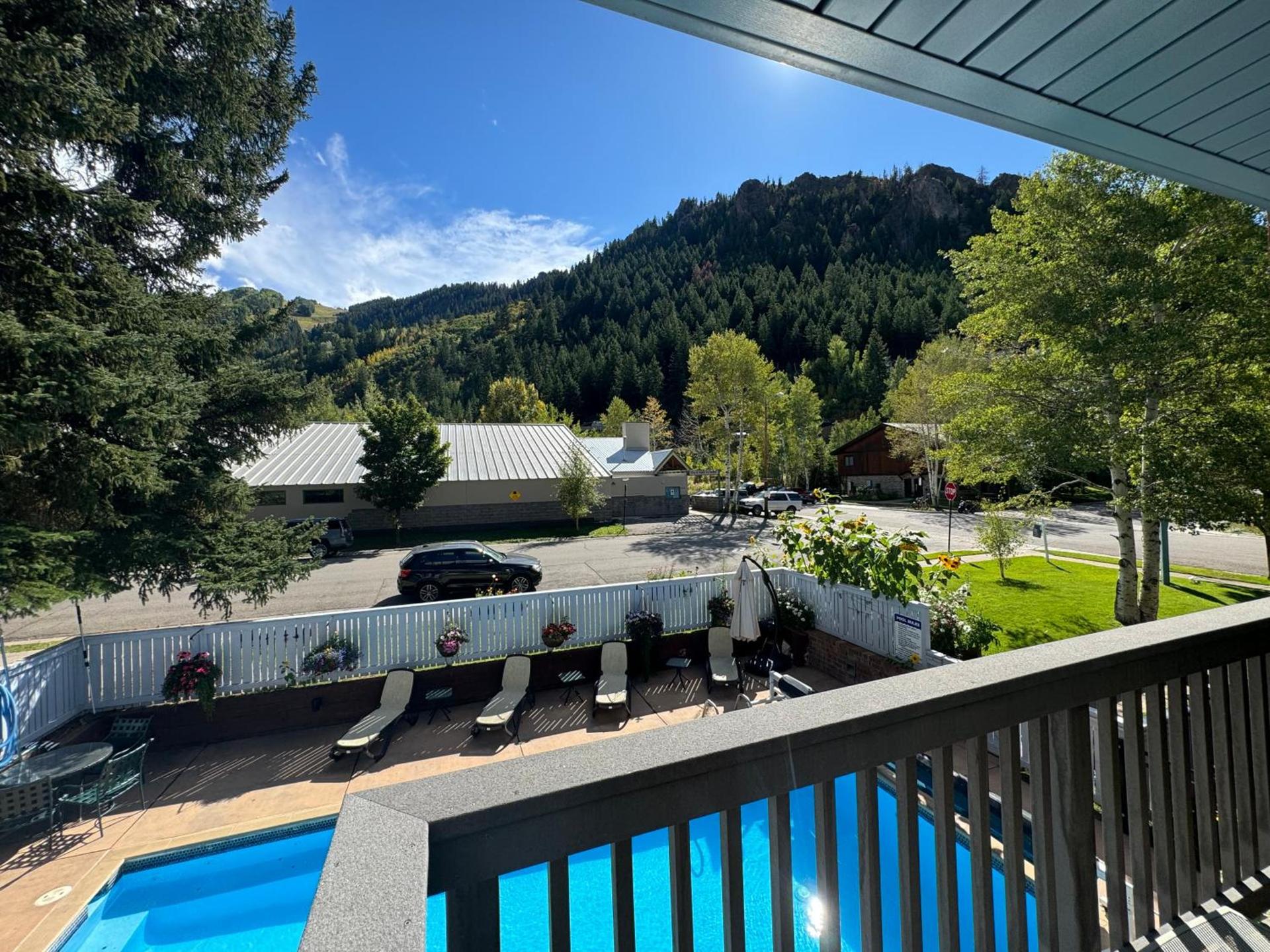 Shadow Mountain Lodge photo 27