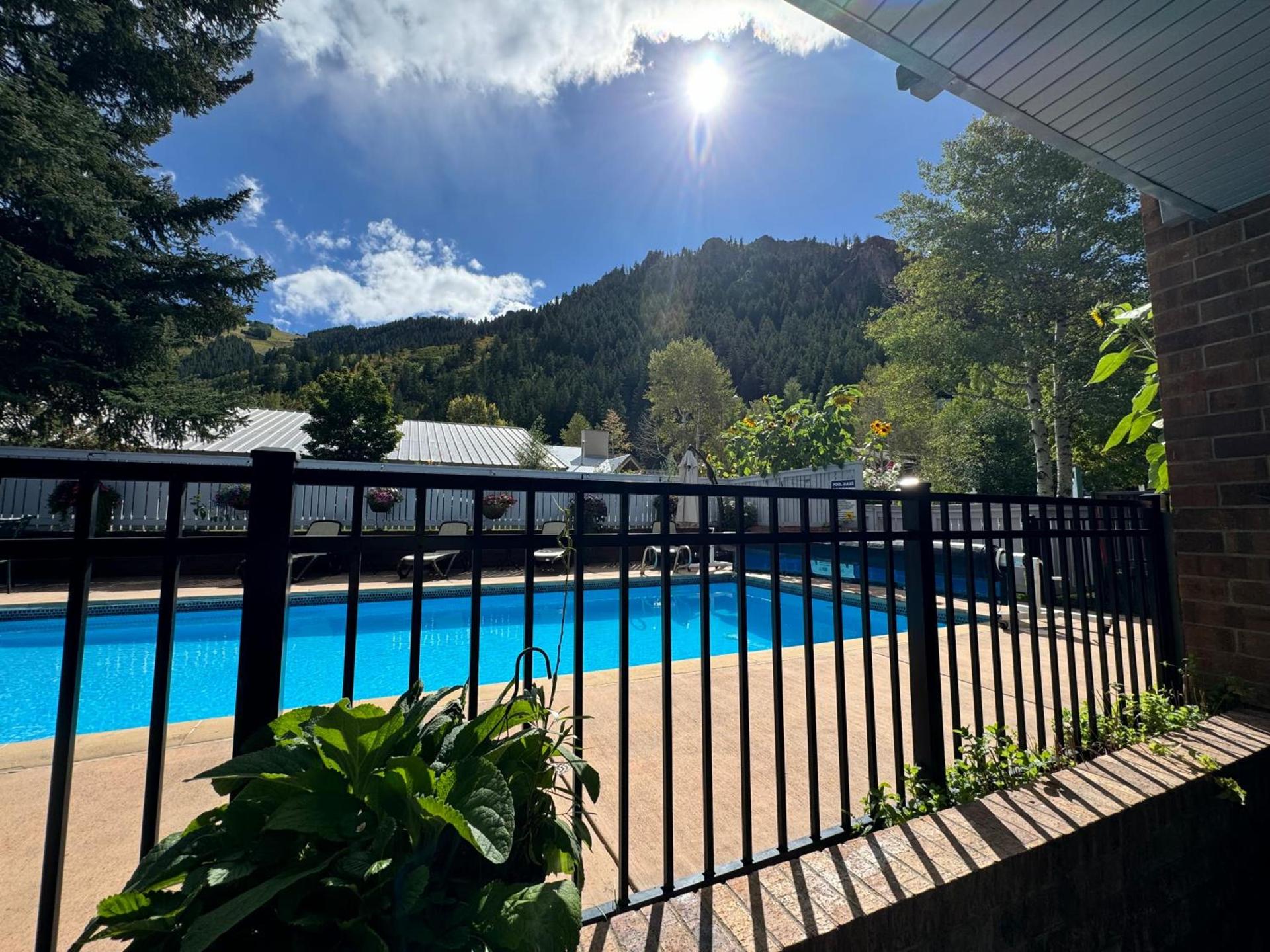 Shadow Mountain Lodge photo 37