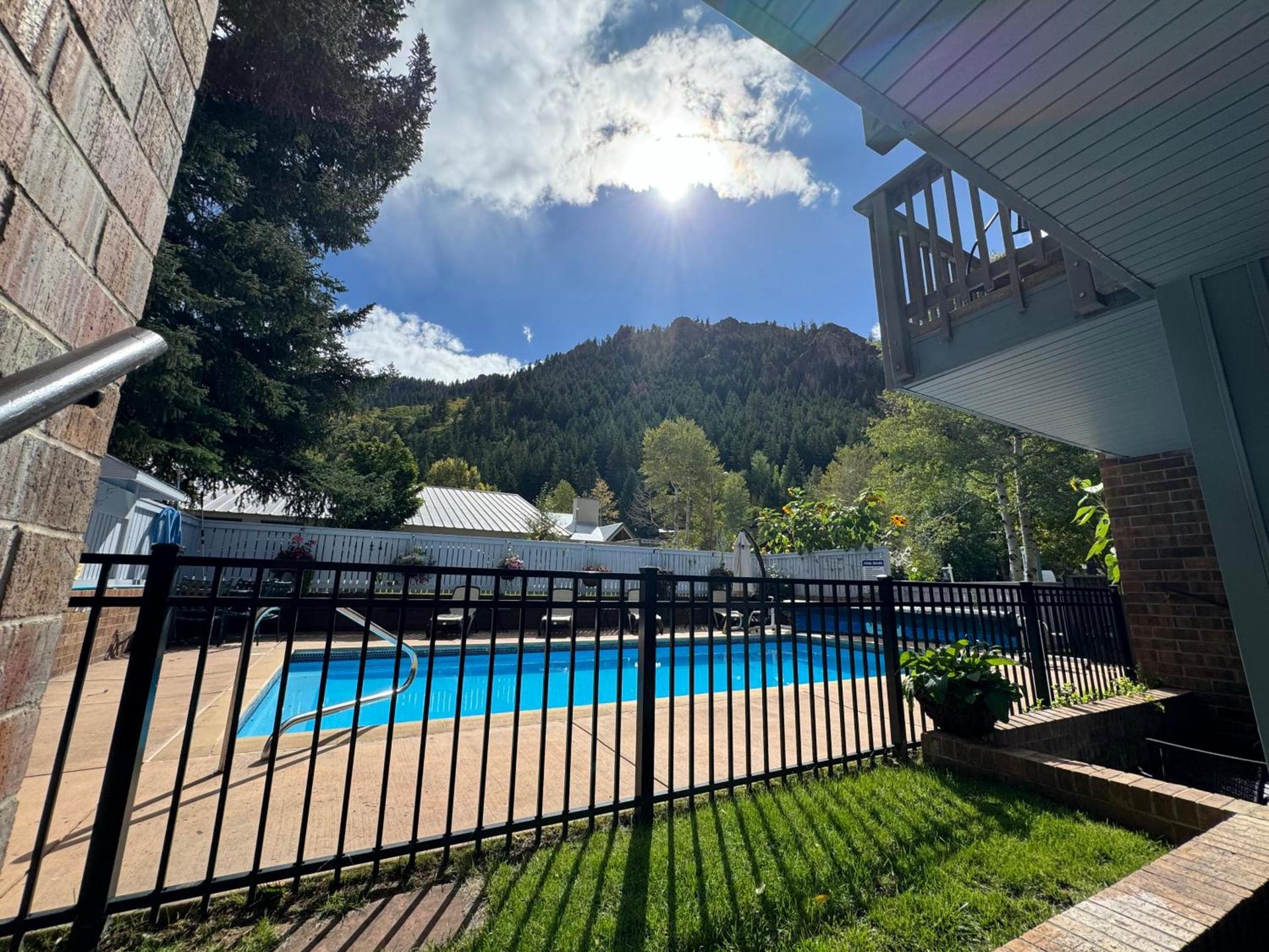 Shadow Mountain Lodge photo 39